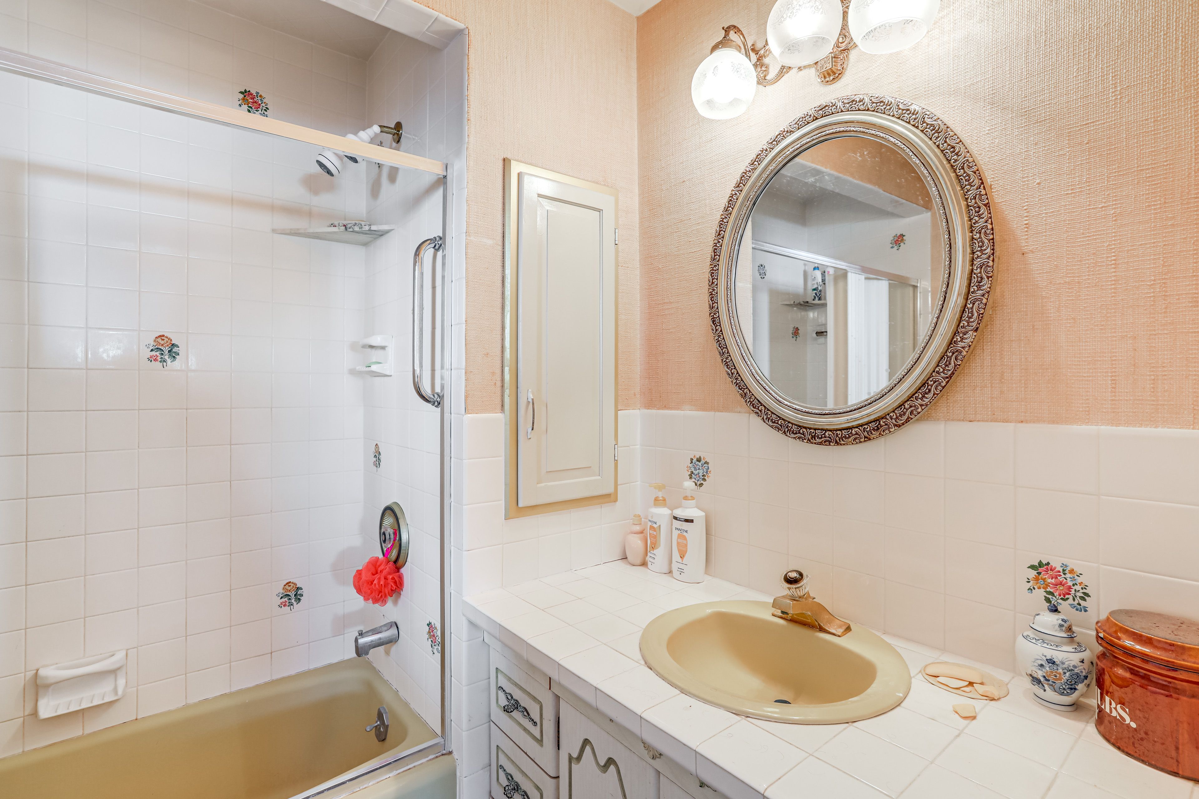 En-Suite Bathroom | 1st Floor | Complimentary Toiletries