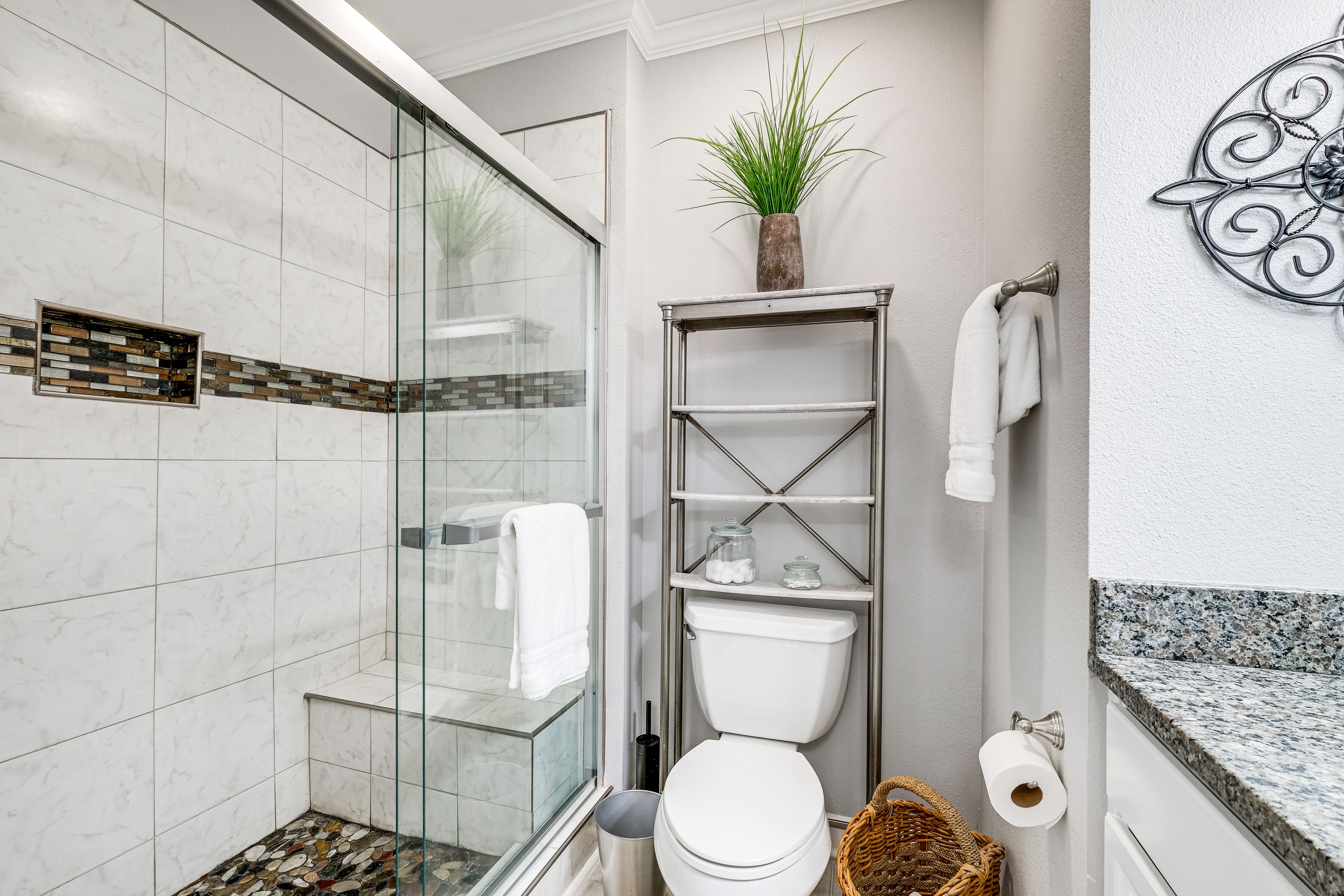 En-Suite Bathroom | Complimentary Toiletries | Hair Dryer
