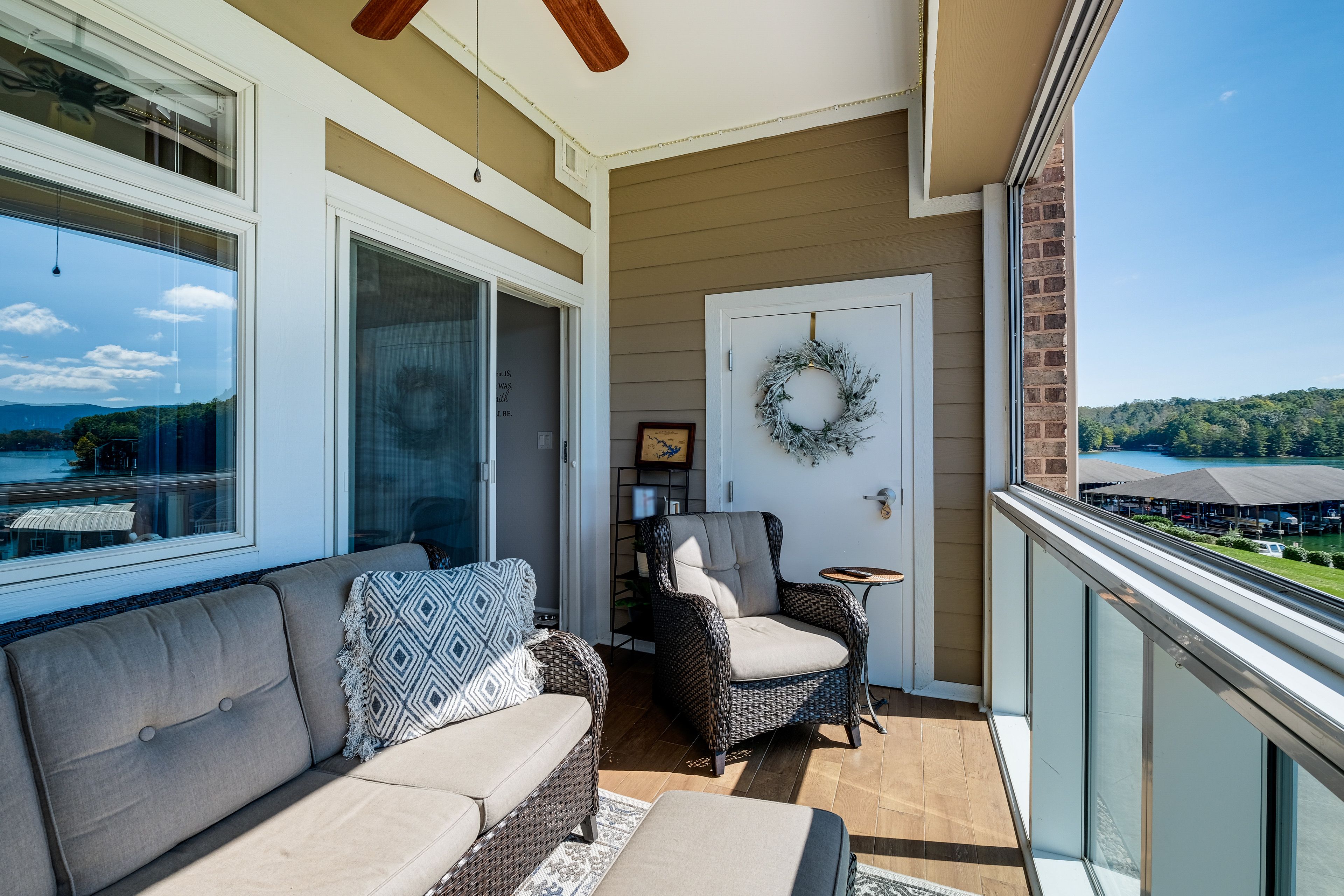Balcony | Outdoor Seating