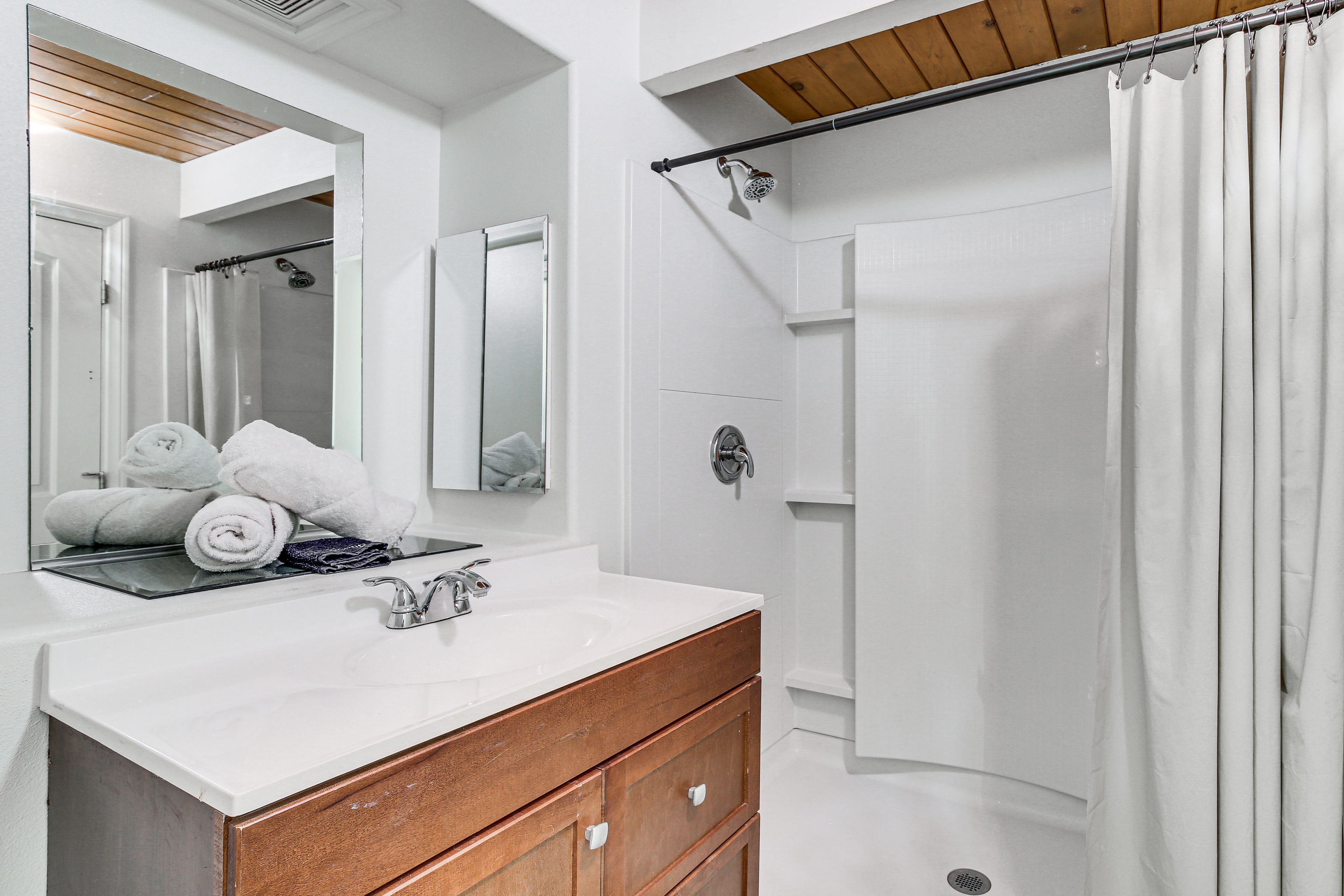 En-Suite Bathroom | 1st Floor