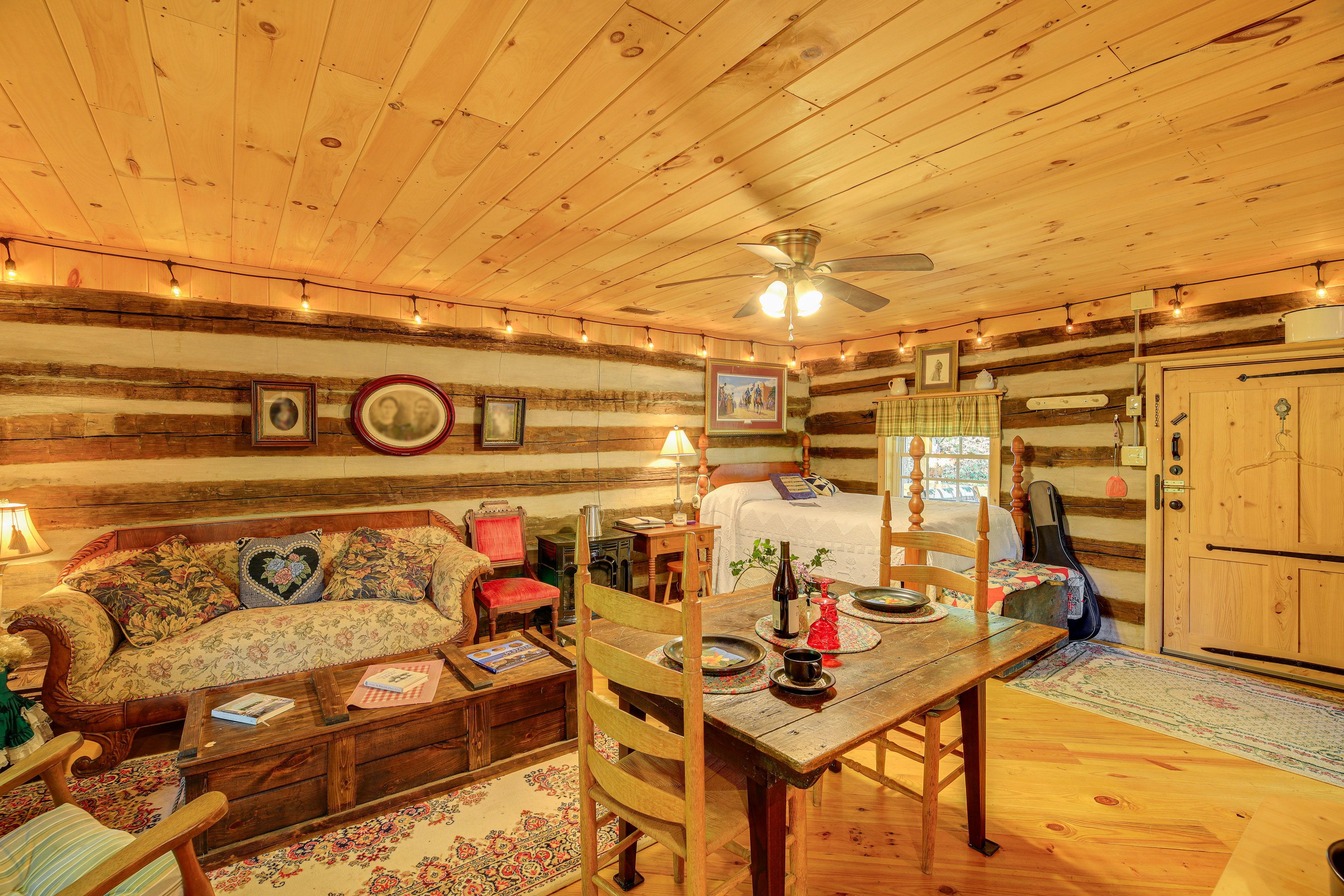 Living Room | Board Games | Full Bed | 1st Floor