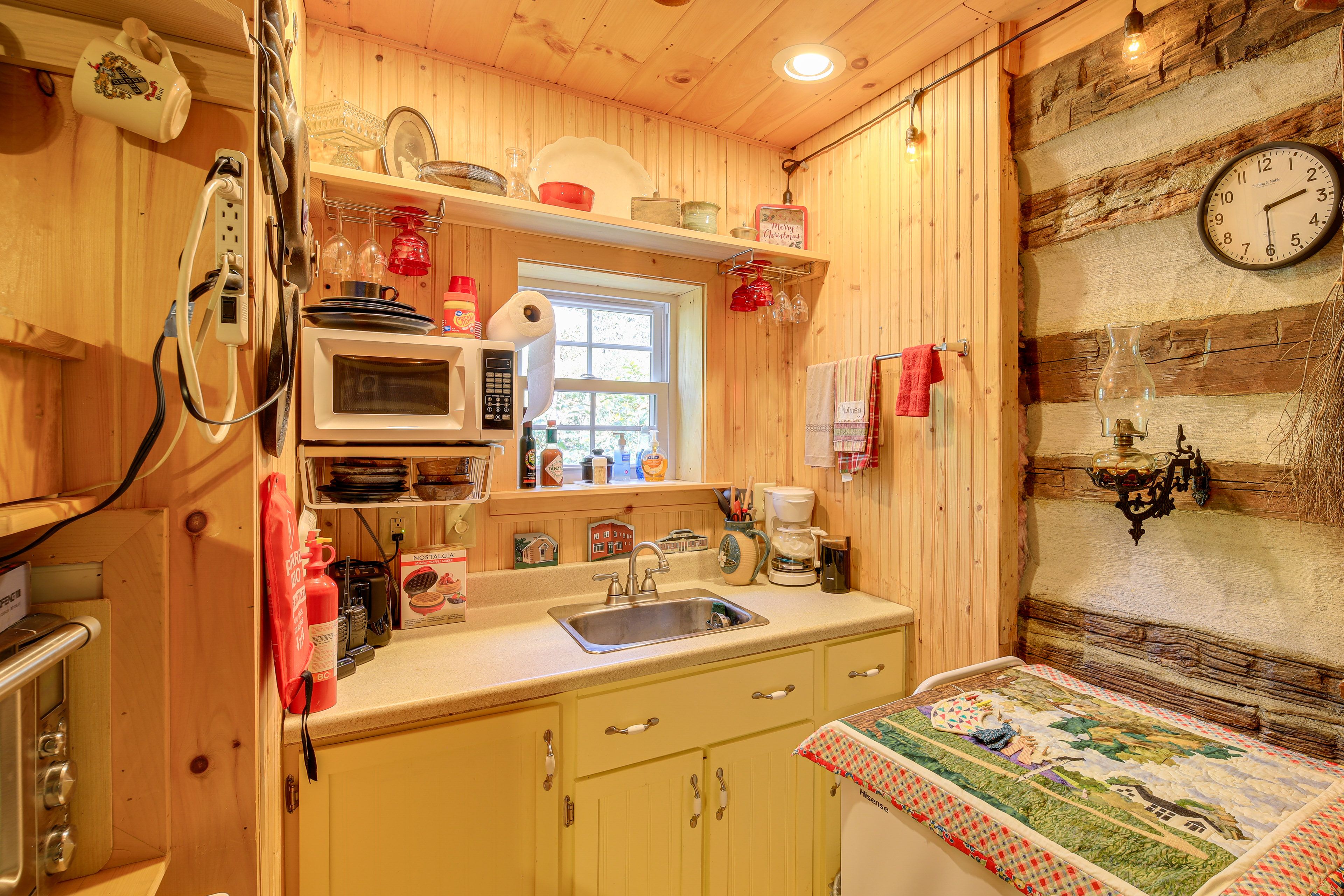Kitchenette | Hot Plate | Cooking Basics | 1st Floor