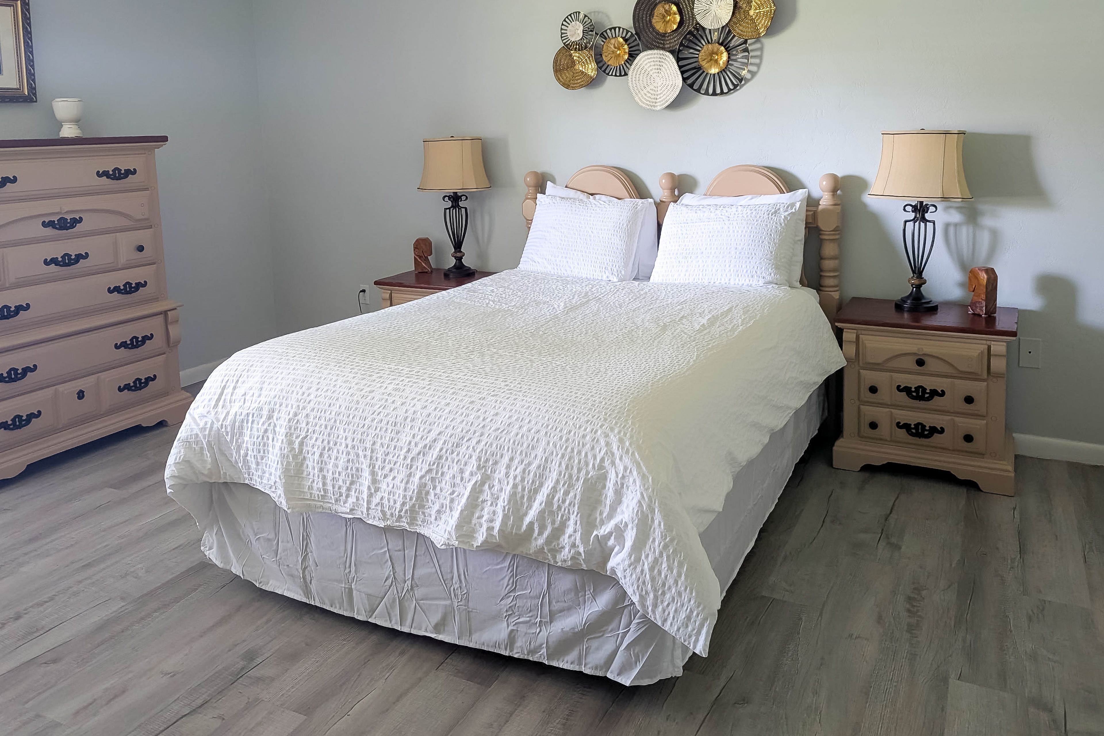 Bedroom 1 | Queen Bed