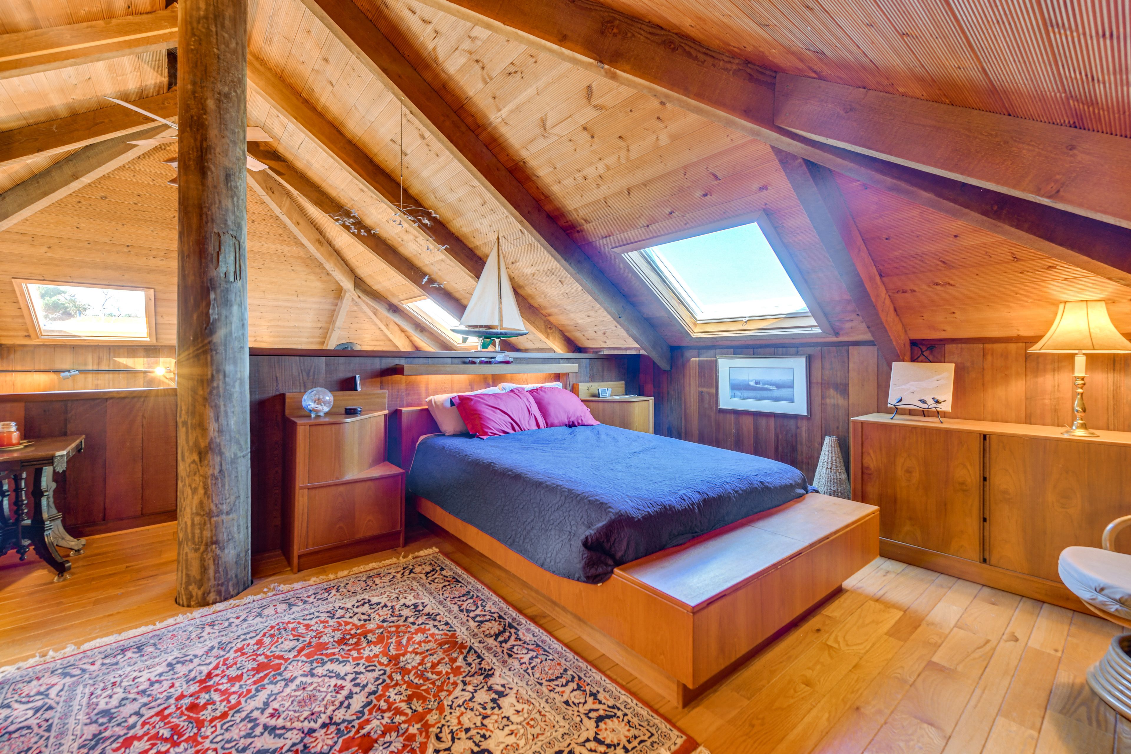 Bedroom 1 (Loft) | Queen Bed | Linens Provided | En-Suite Bathroom | 2nd Floor