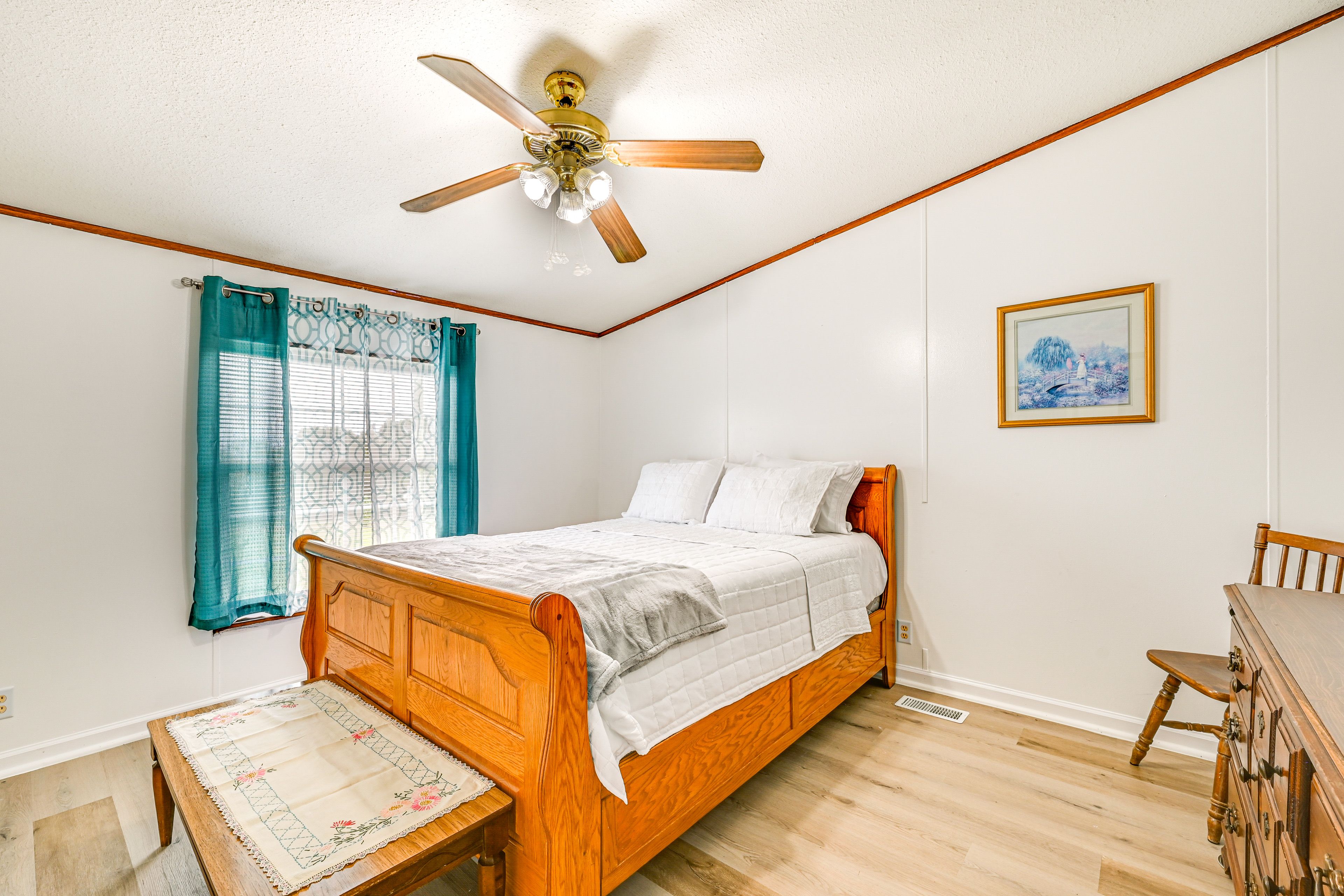Bedroom 2 | Queen Bed