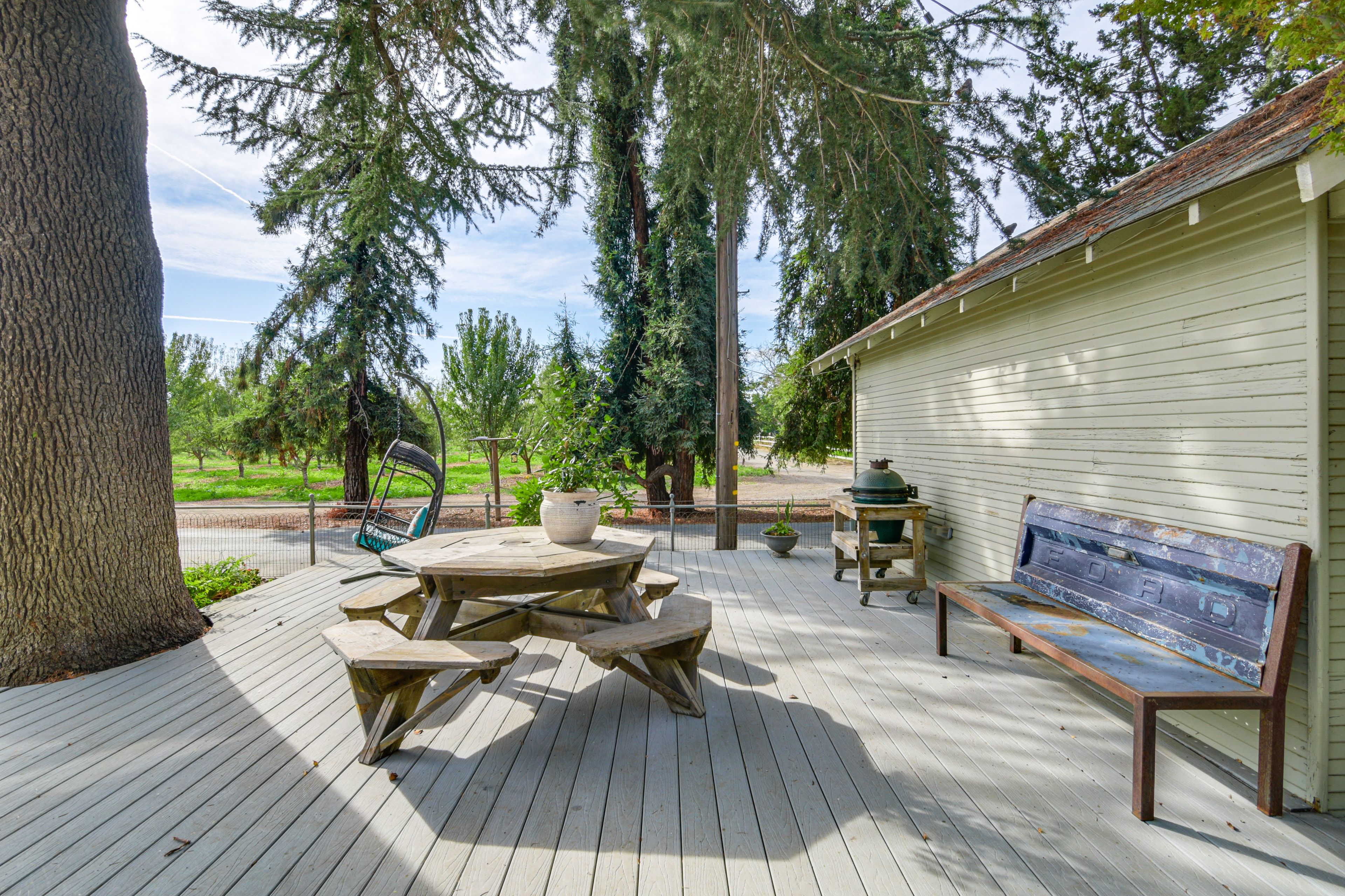 Private Deck | Outdoor Dining Area