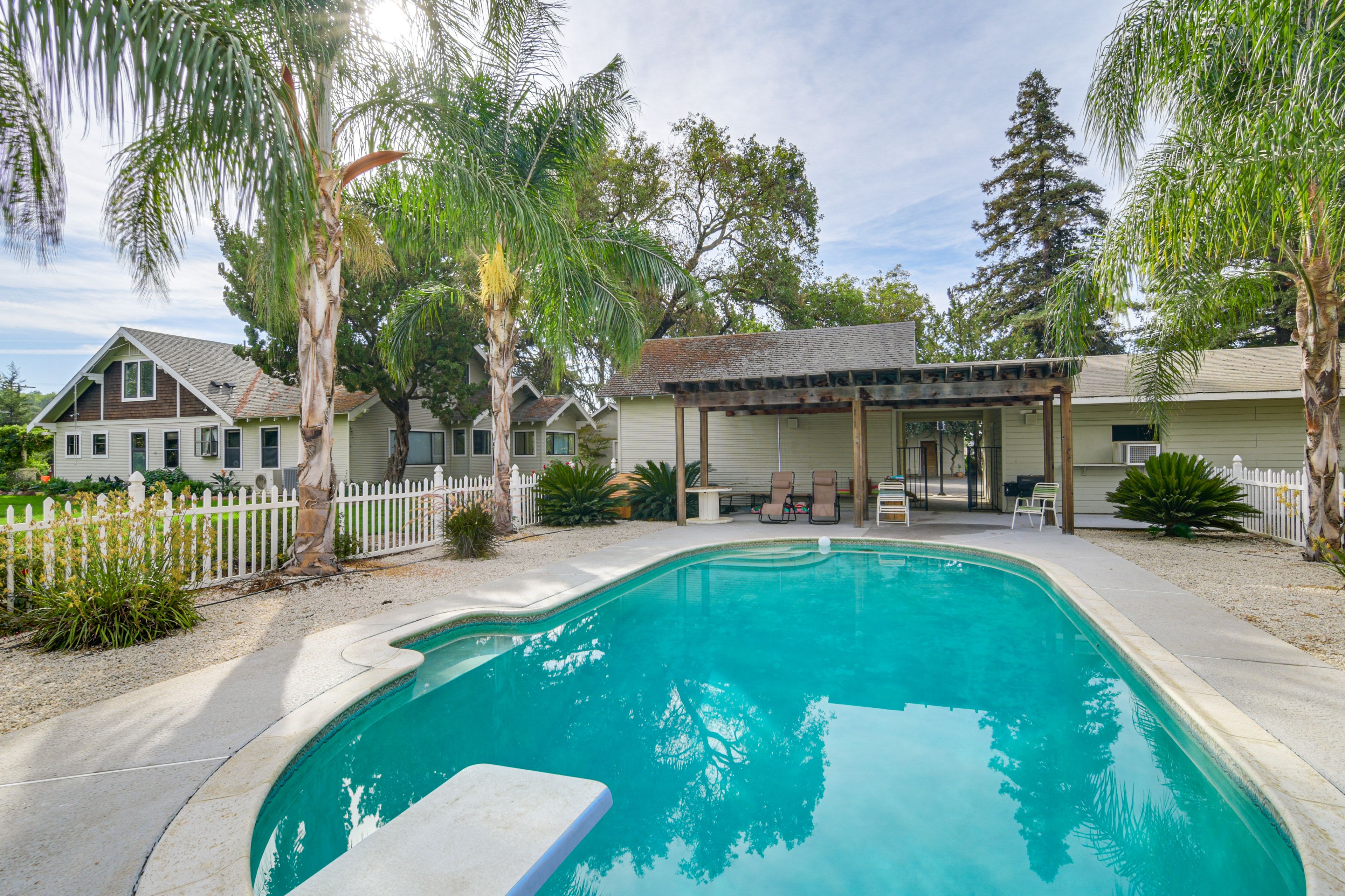 Private Pool | Grill