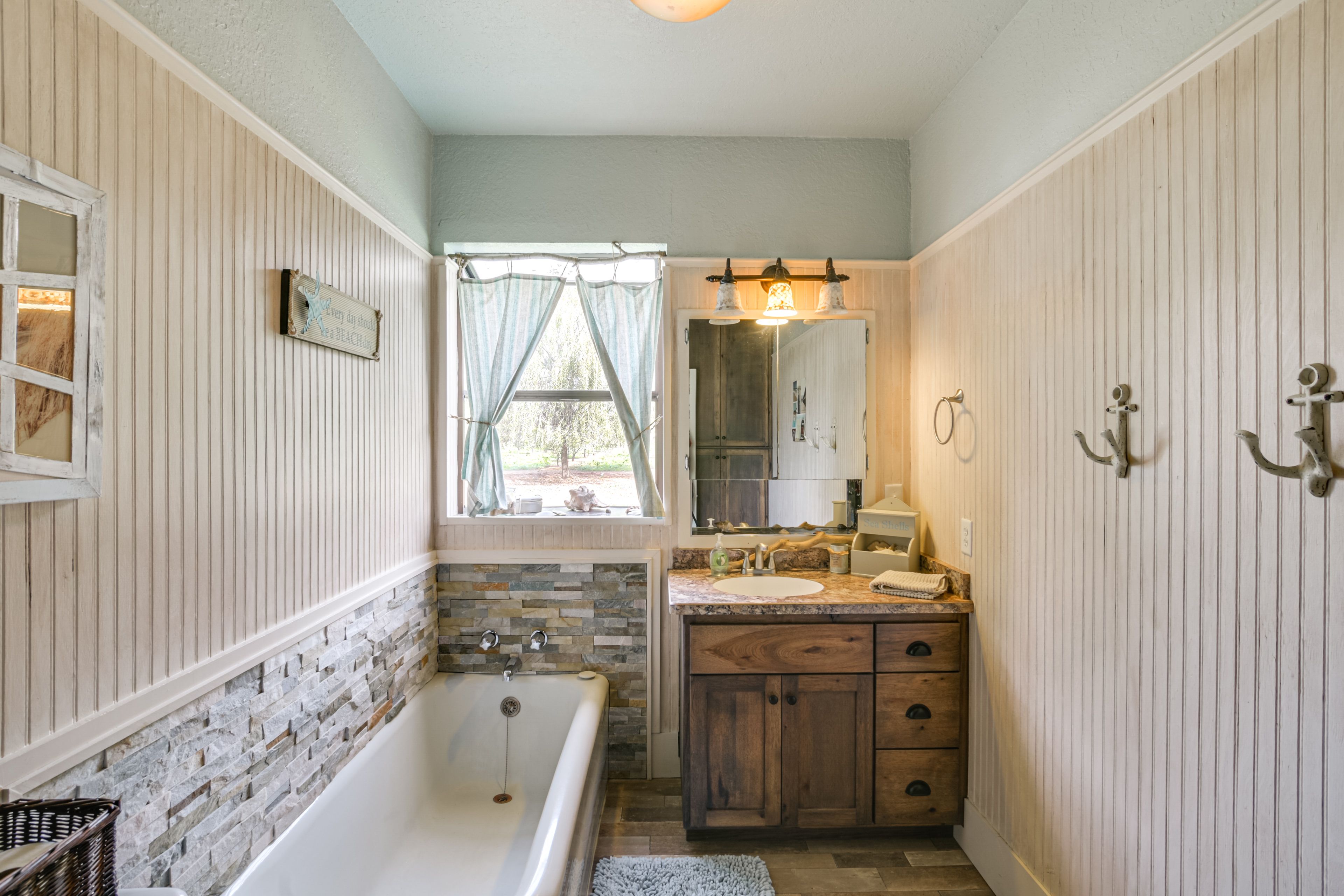 Bathroom | 1st Floor