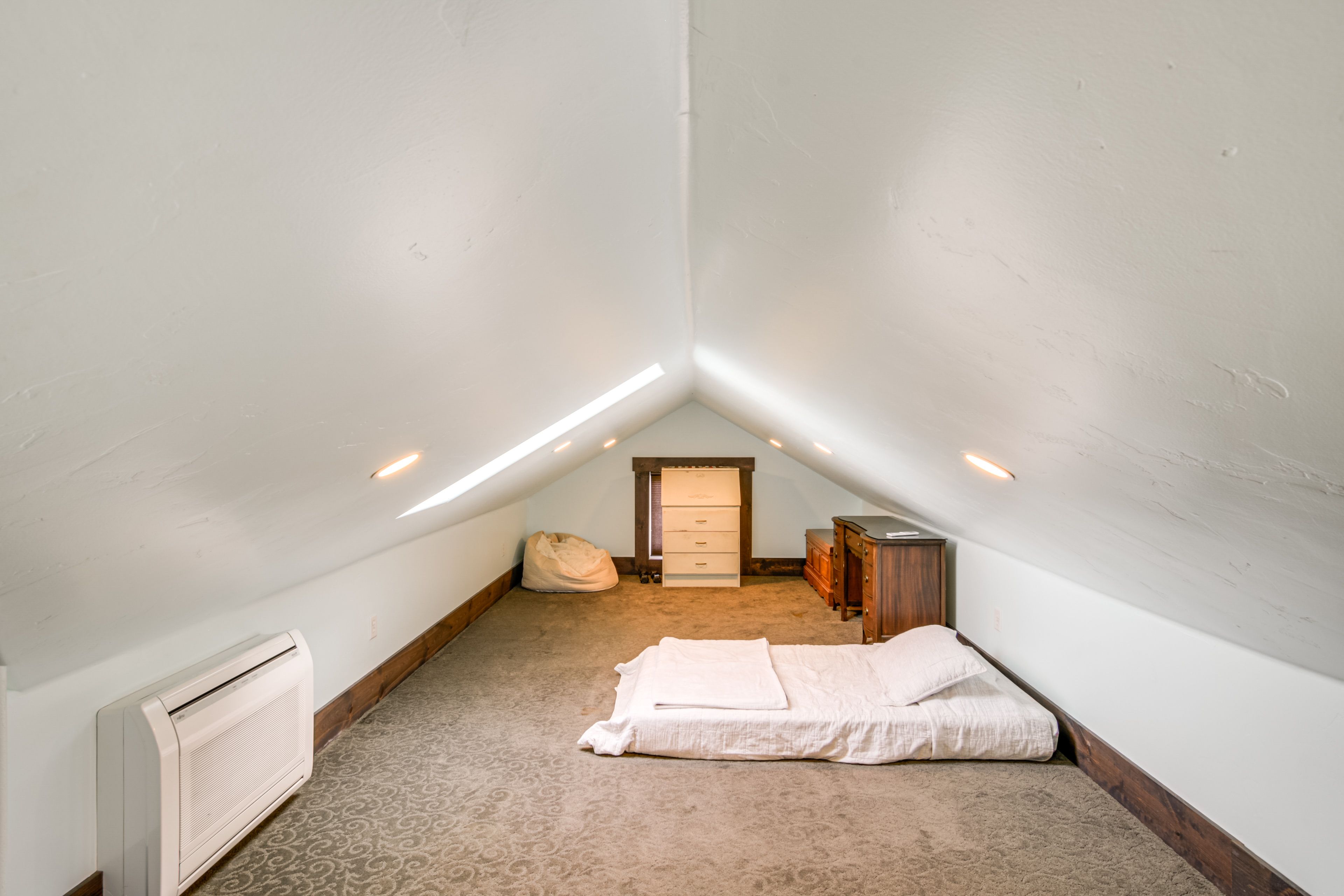 Bonus Room | Queen Air Mattress | 2nd Floor