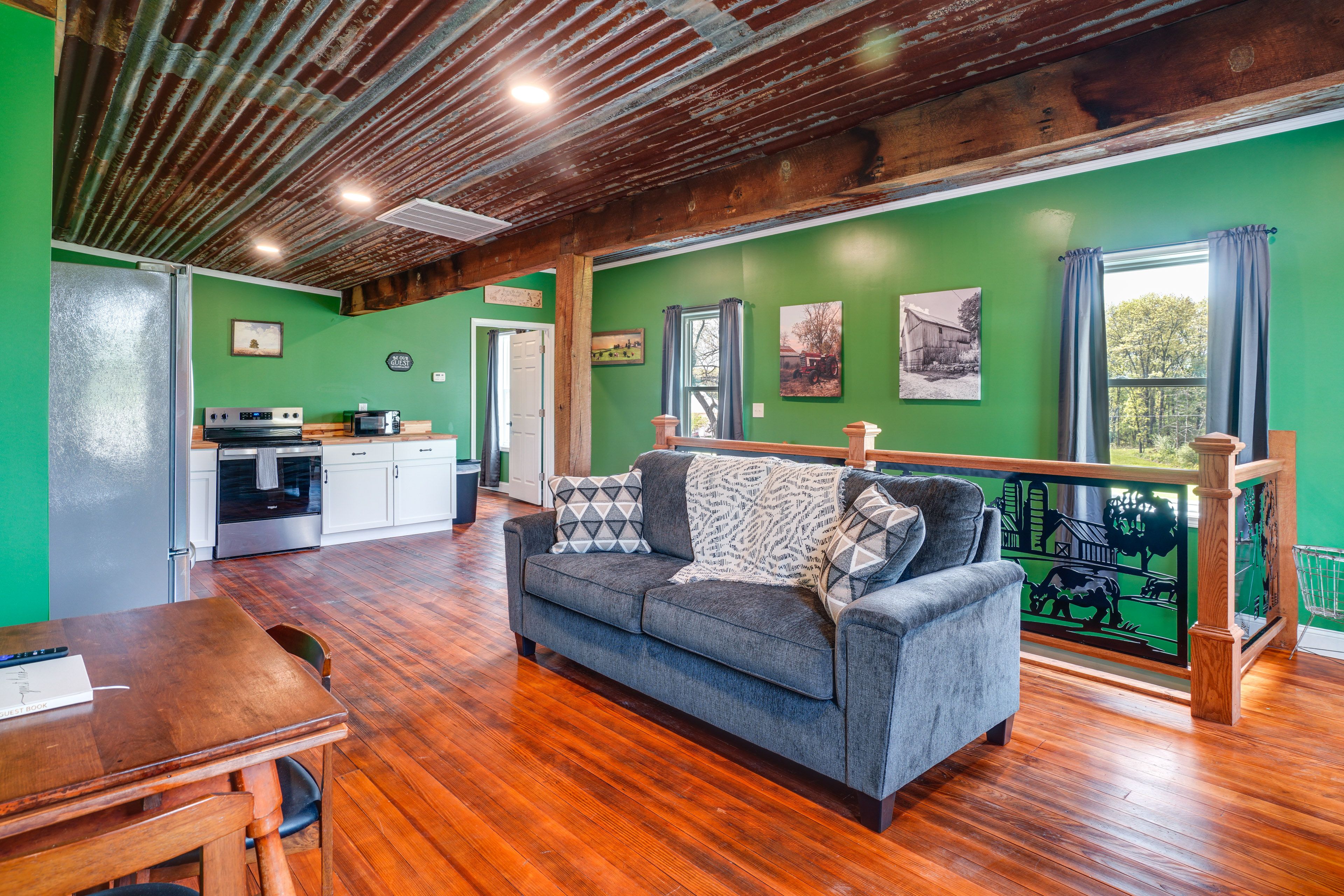 Living Room | Central A/C | Free WiFi