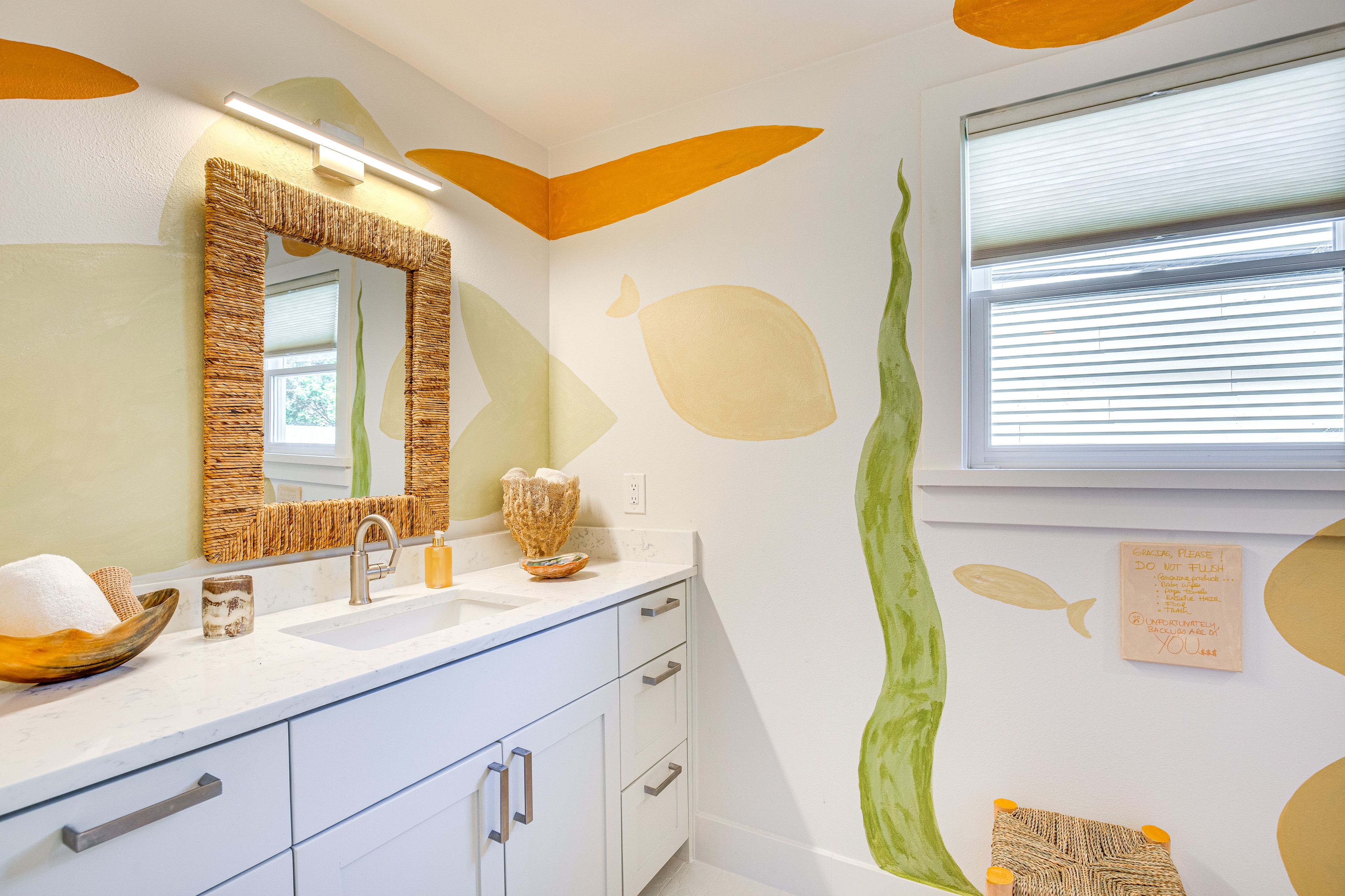 Full Bathroom | Towels Provided