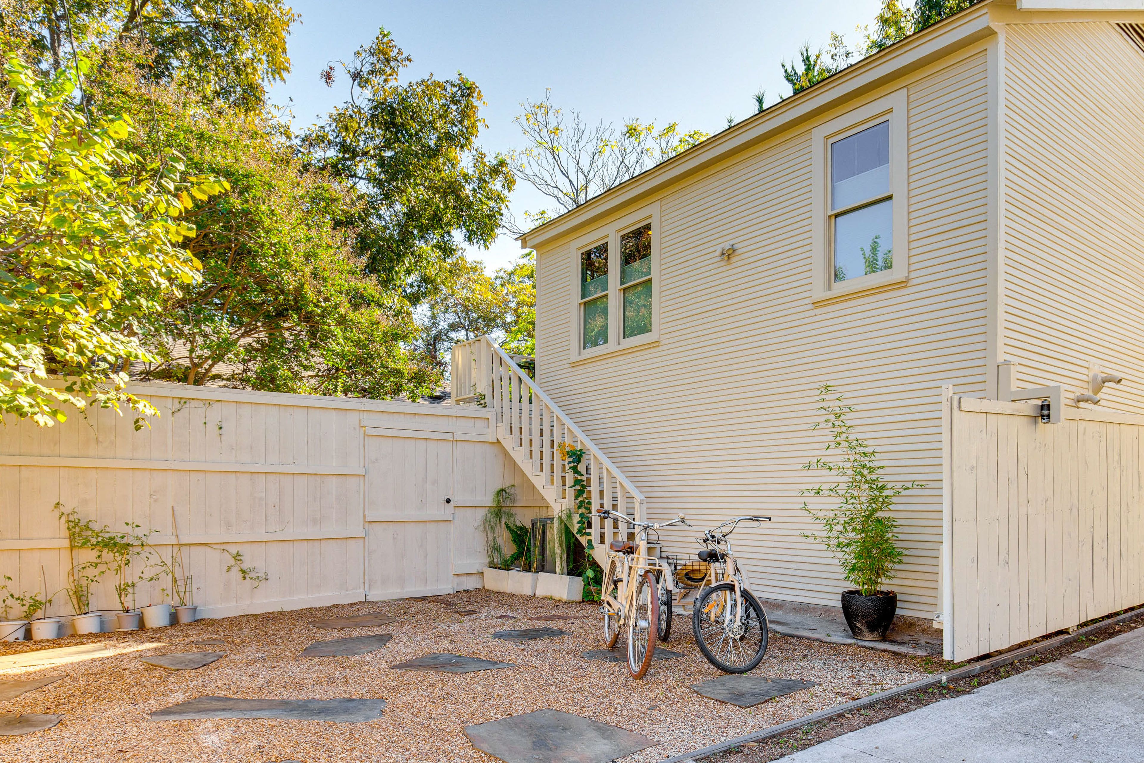 Parking | Open Gravel Garage (1 Vehicle) | Timed Street Parking (1 Vehicle)