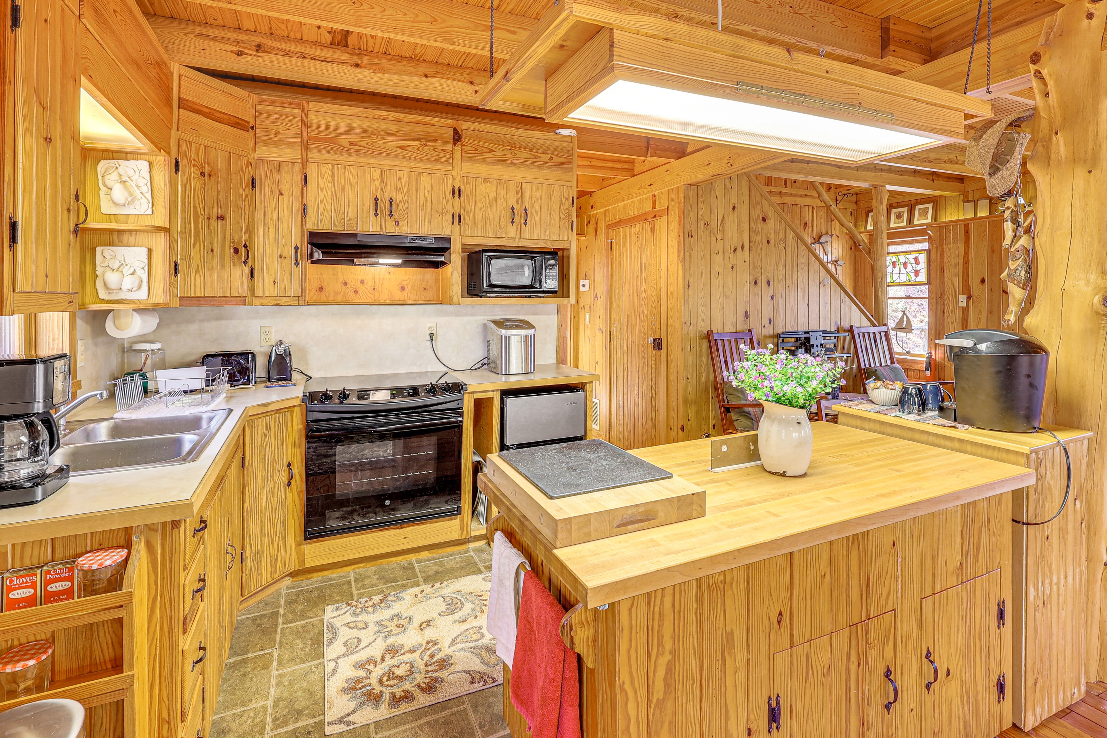 Kitchen | Drip & Keurig Coffee Makers | Cooking Basics | Toaster | 1st Floor