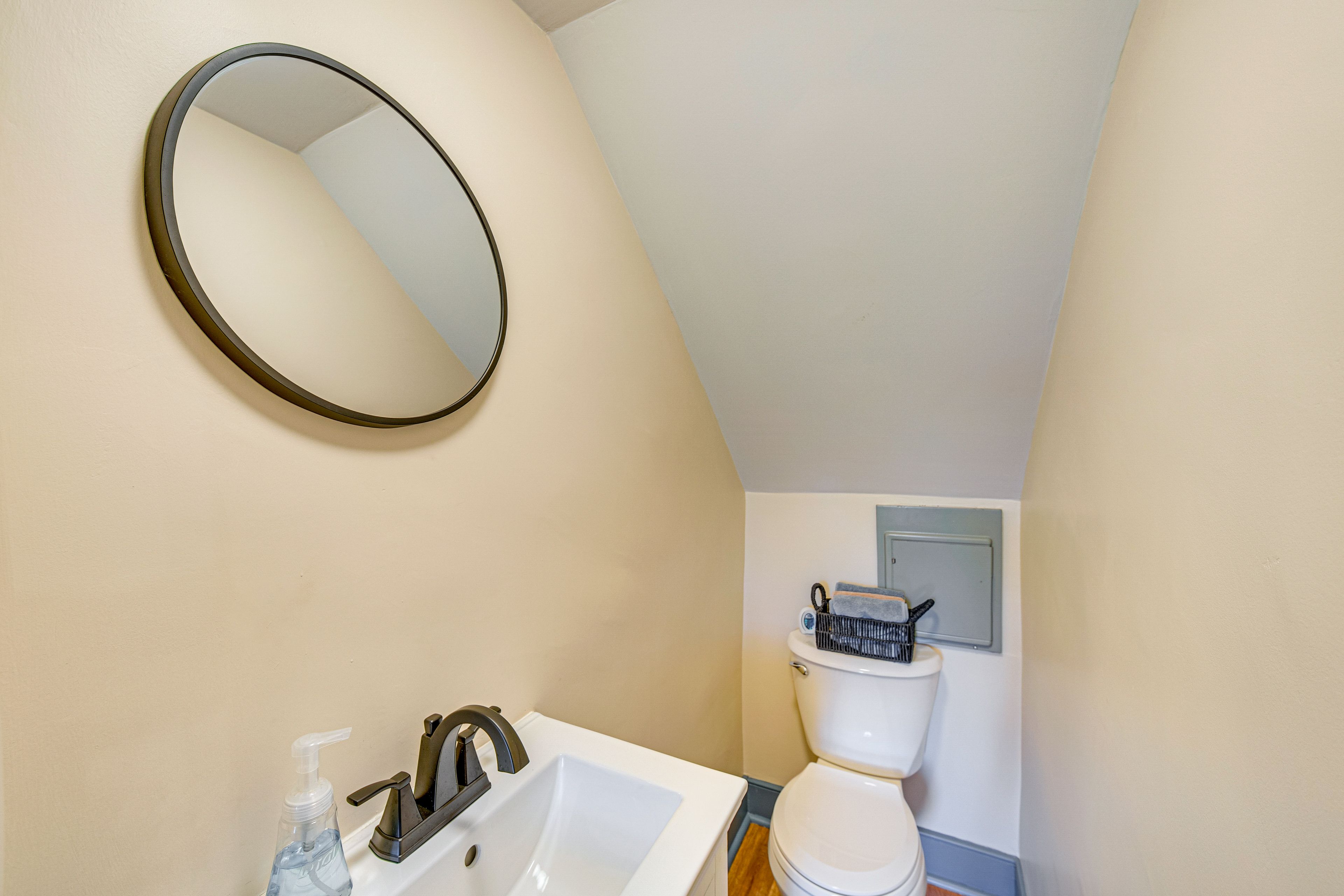 Half Bathroom | 1st Floor