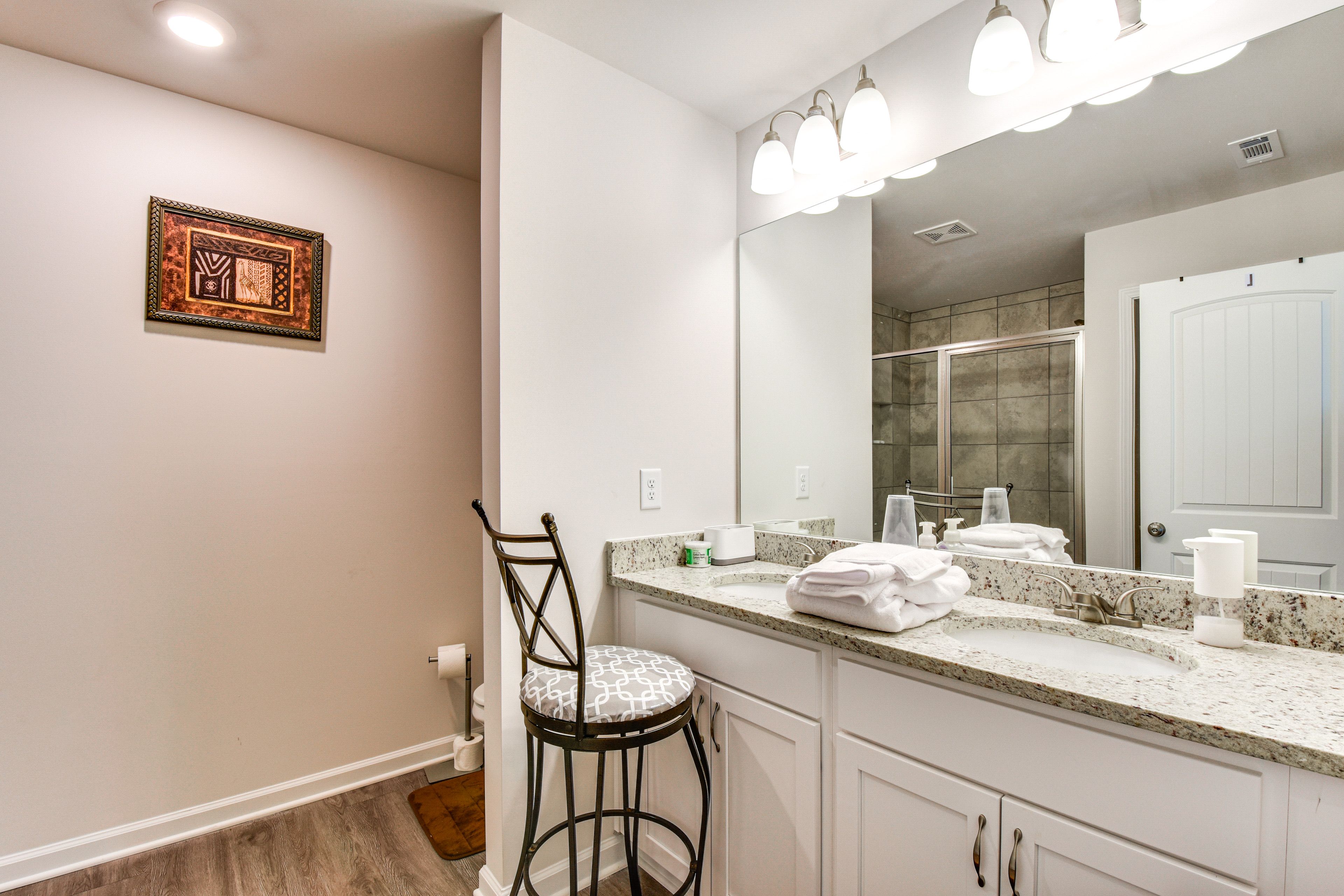 En-Suite Bathroom | 2nd Floor | Vanity | Towels Provided
