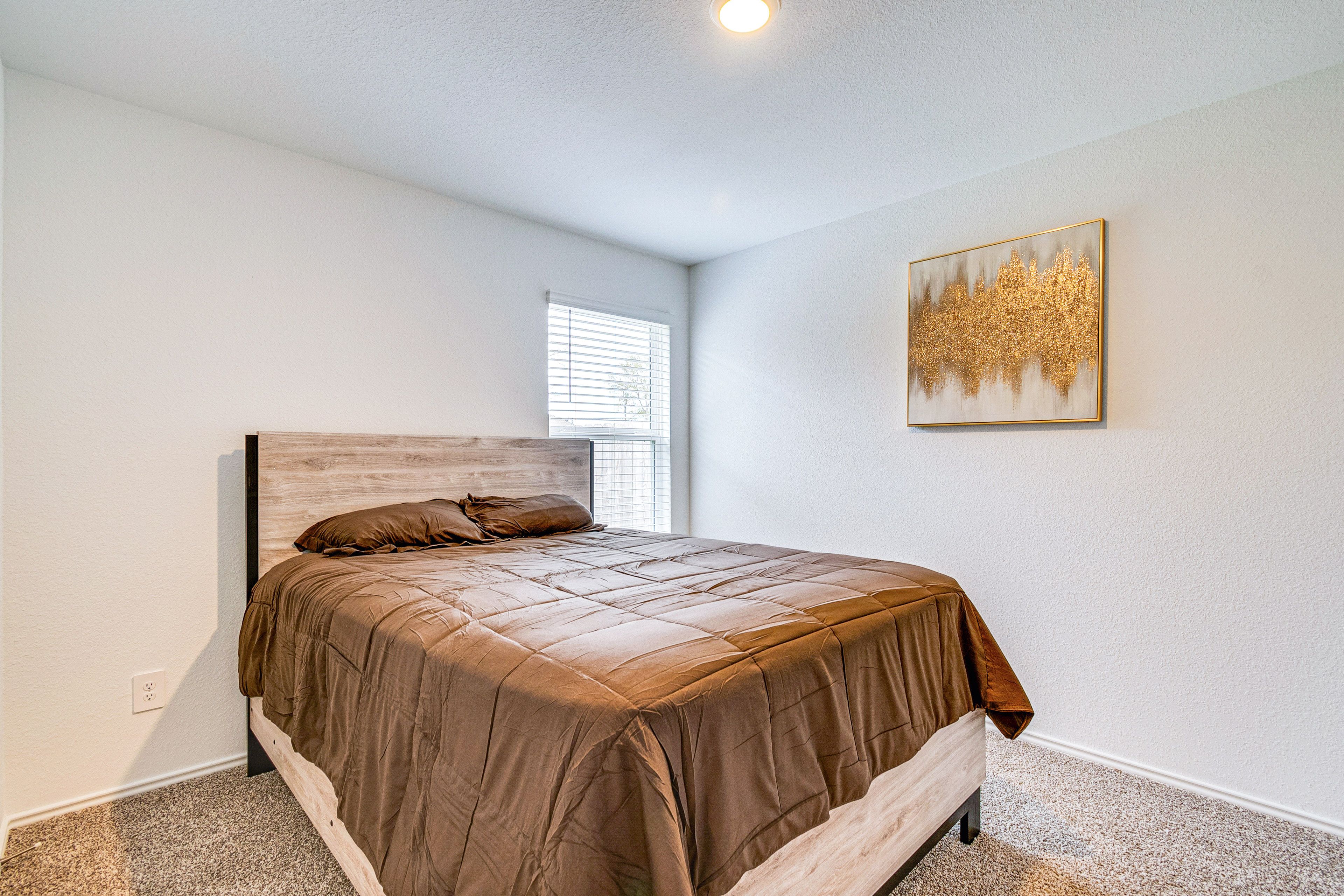 Bedroom 3 | Queen Bed | Smart TV