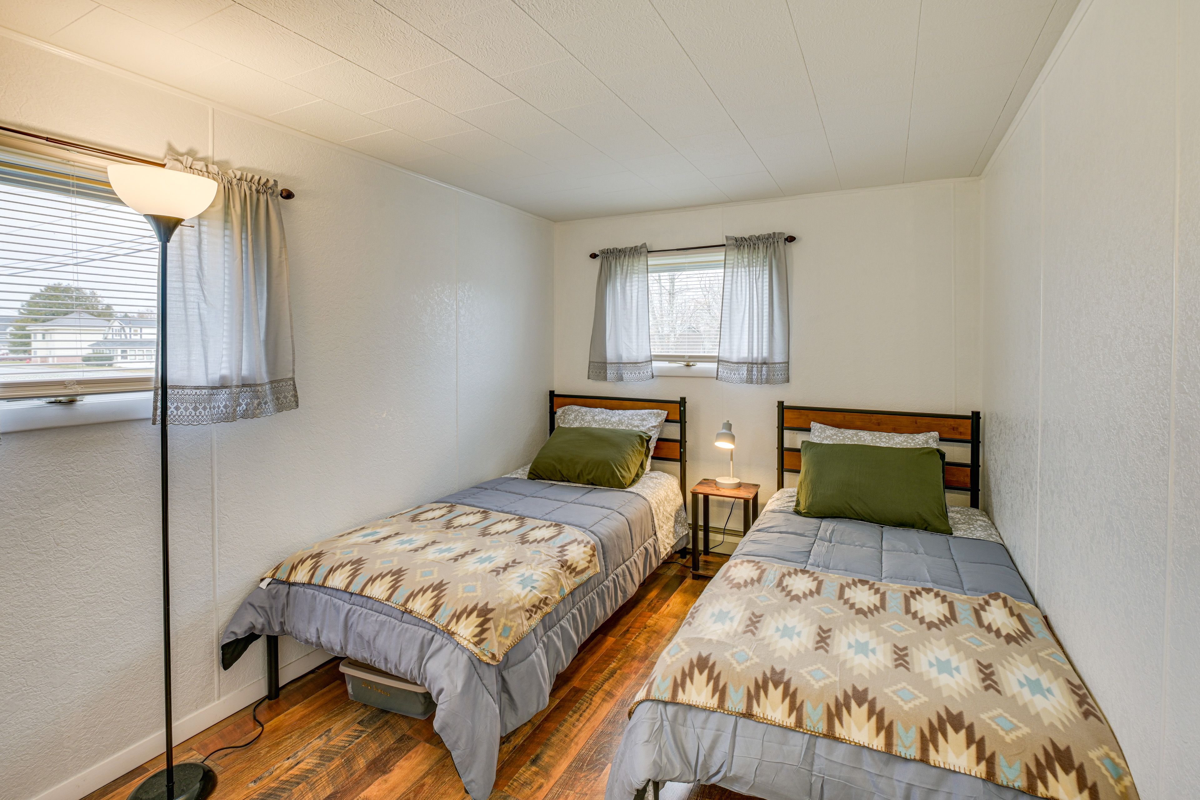 Bedroom 1 | 2 Twin Beds | 1st Floor