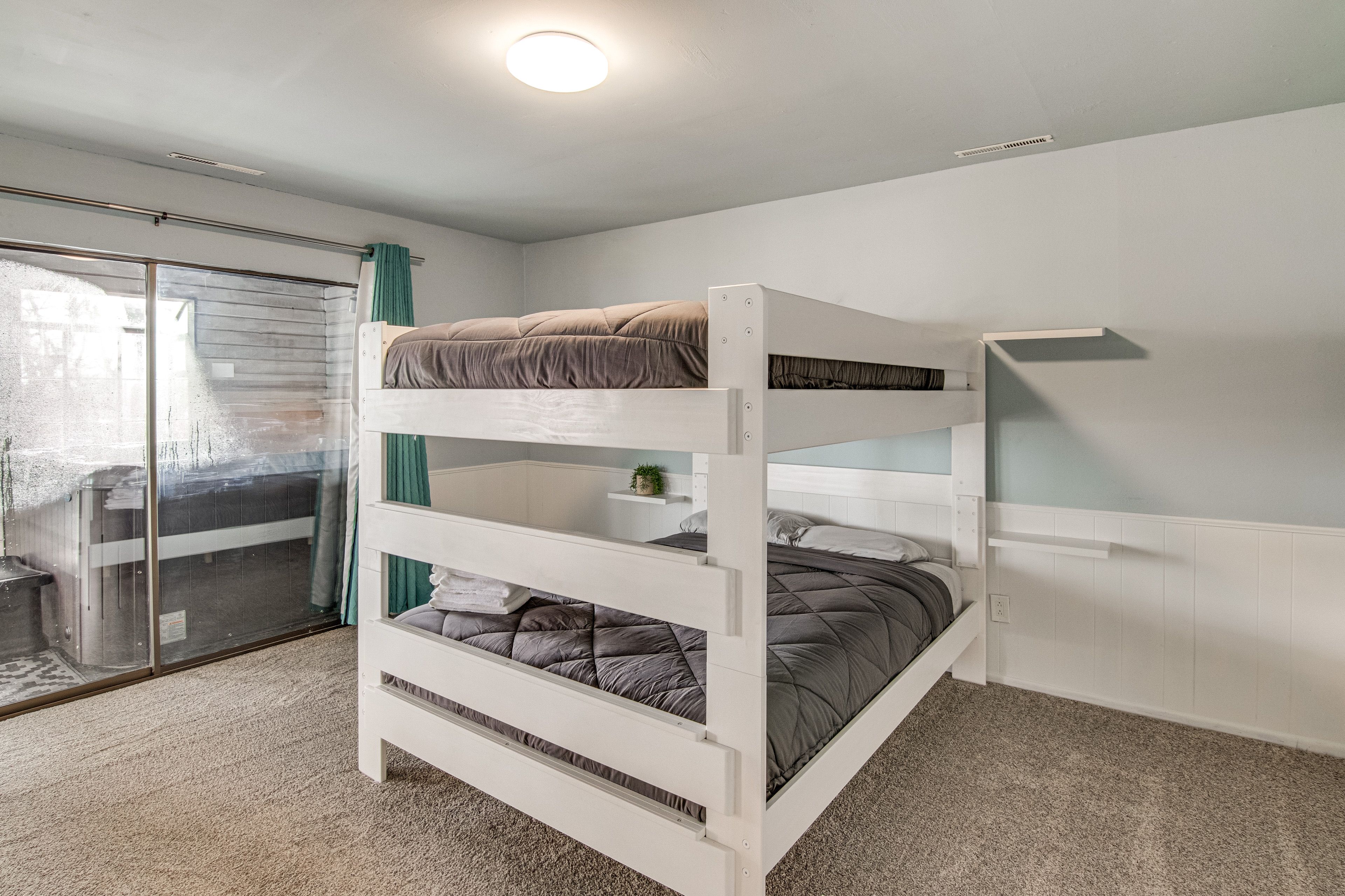 Bedroom 4 | Queen Bunk Bed | 1st Floor