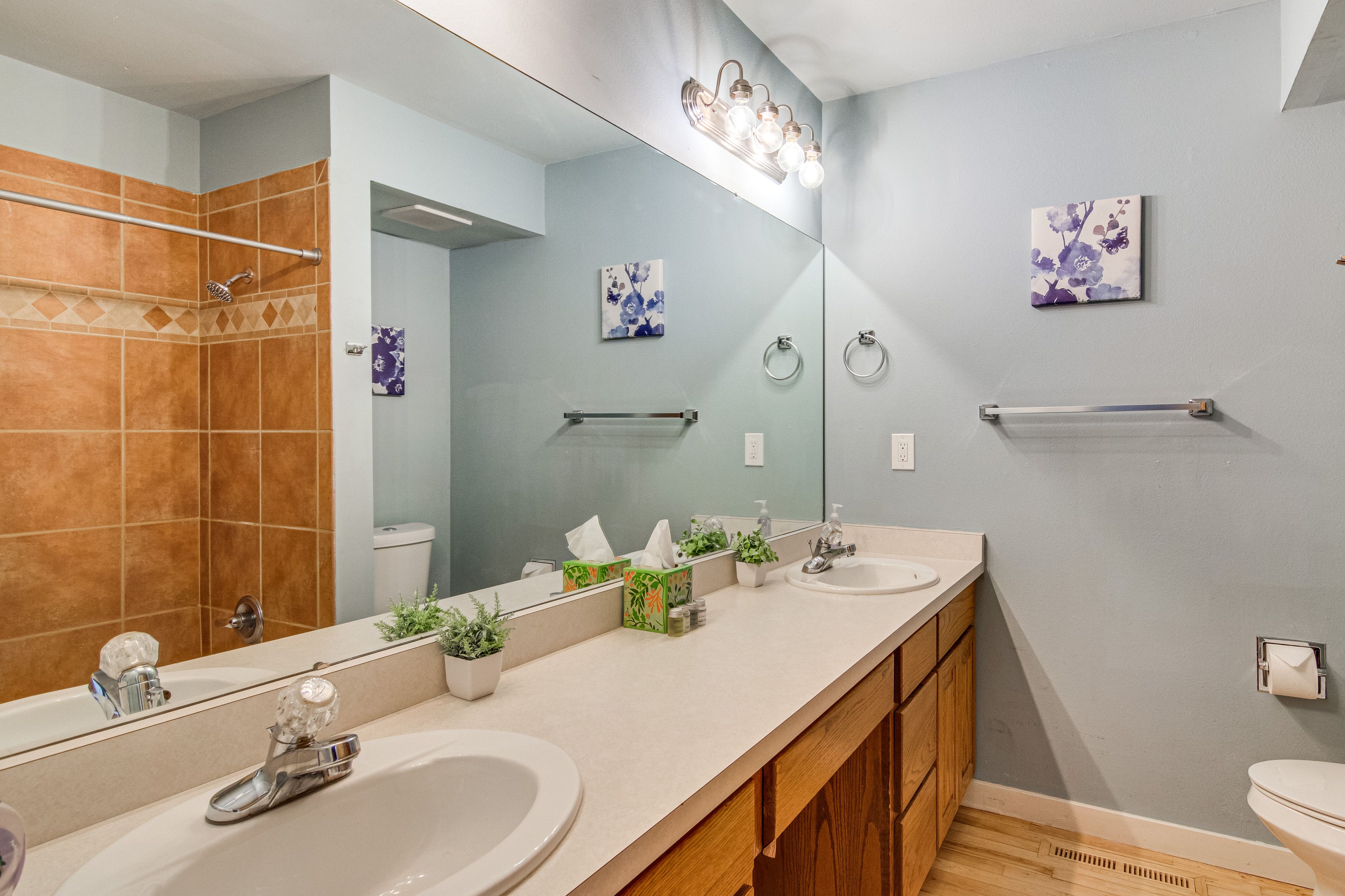 Full Bathroom | 2nd Floor | Hair Dryer