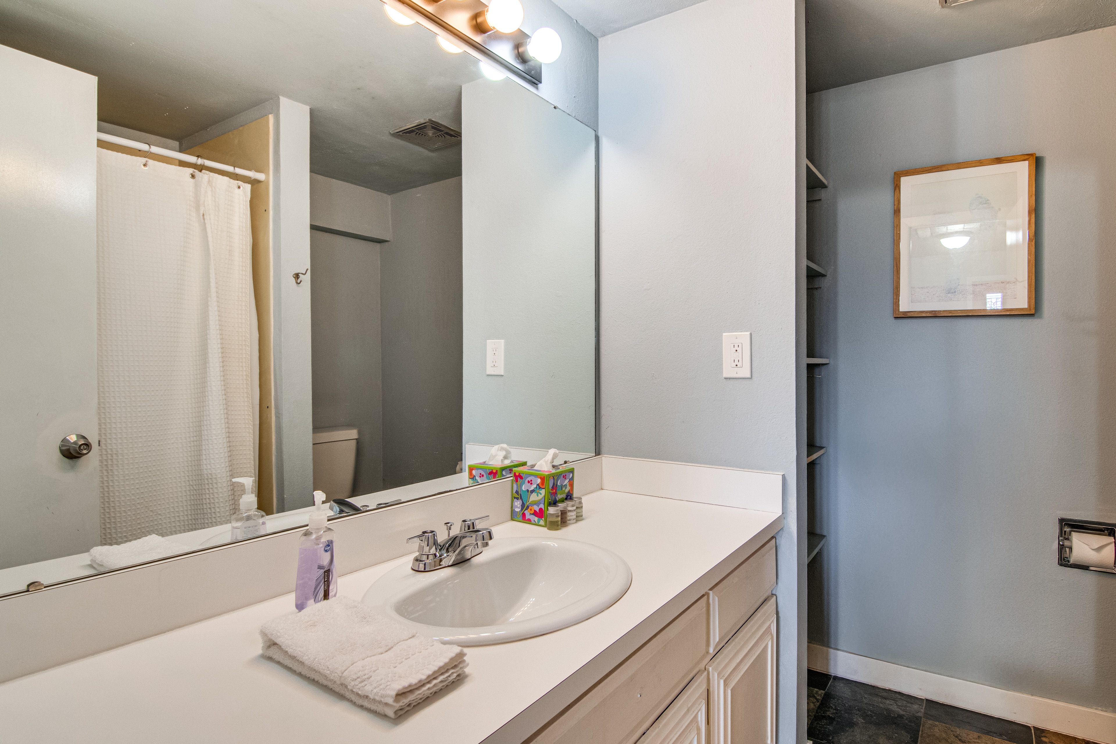 Full Bathroom | 1st Floor