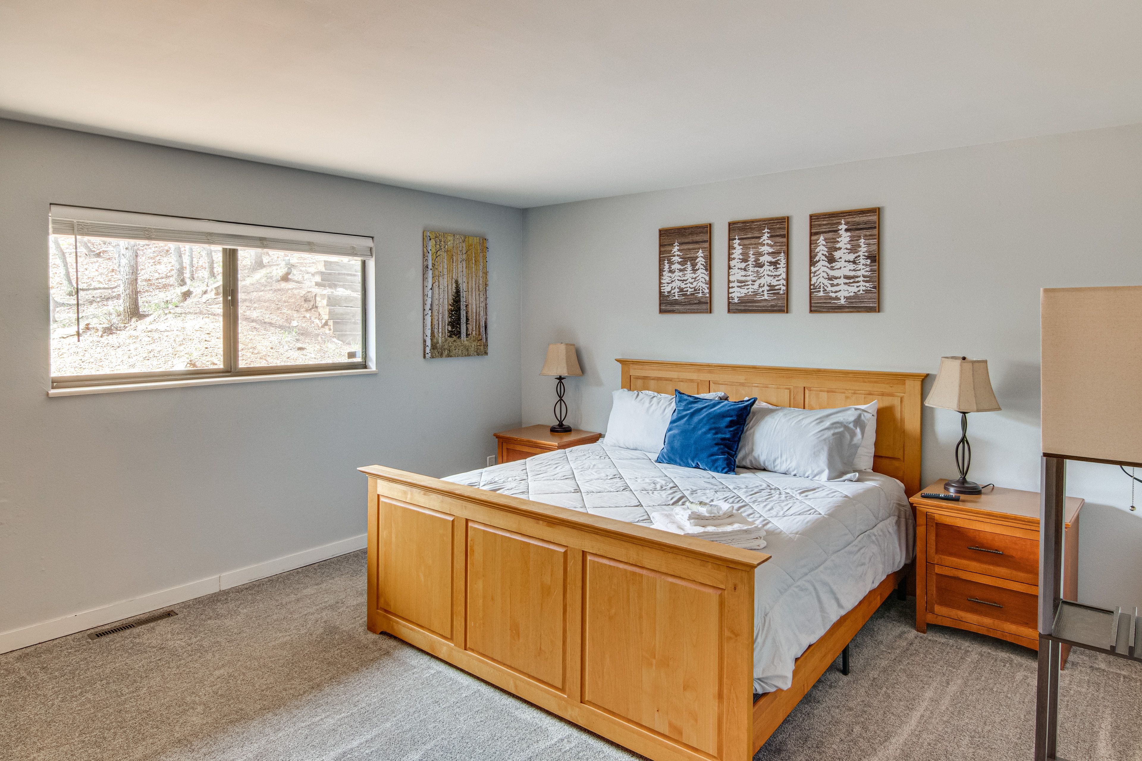 Bedroom 1 | King Bed | 2nd Floor | Linens Provided | En-Suite Bathroom