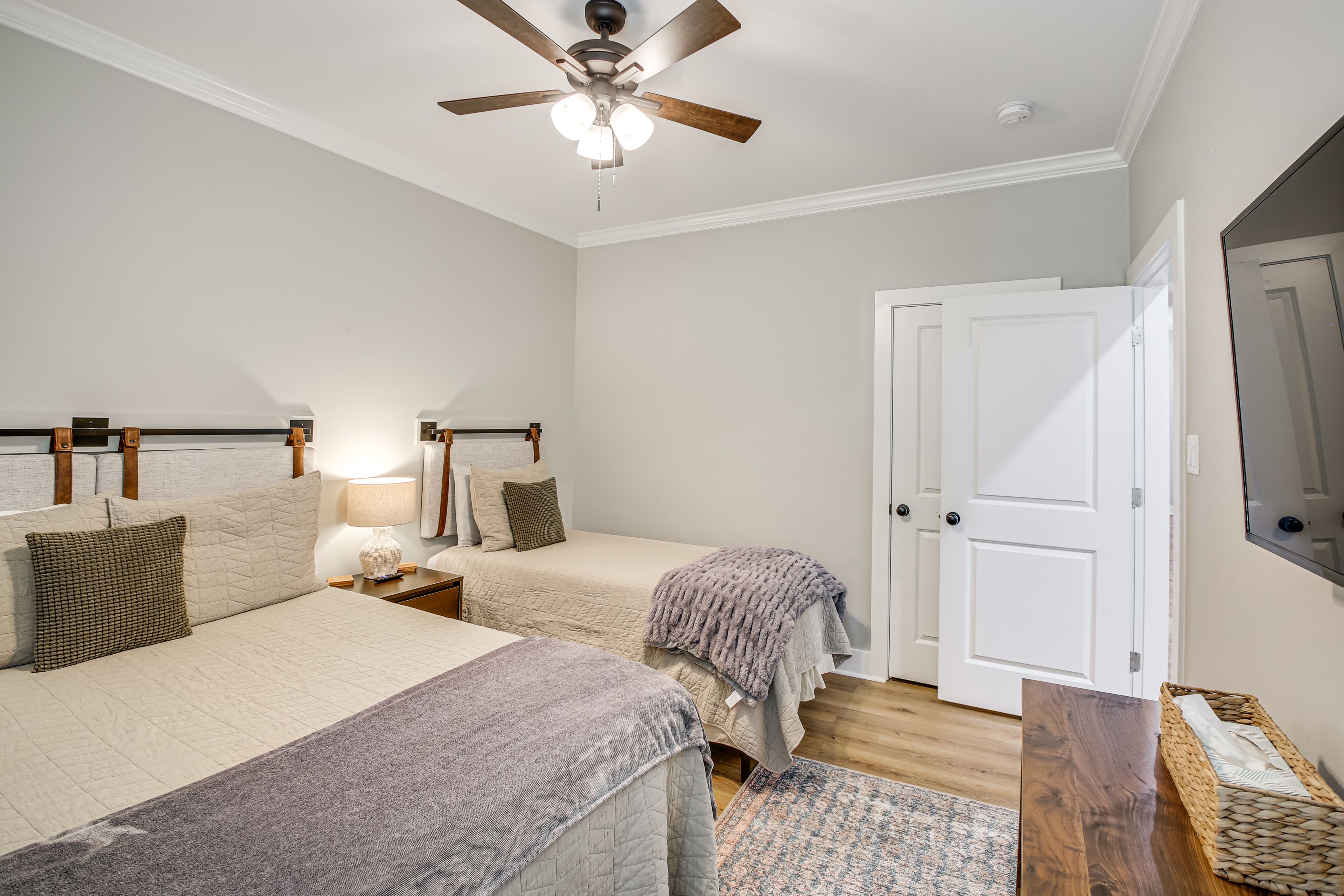 Bedroom 3 | Queen Bed | Twin Bed