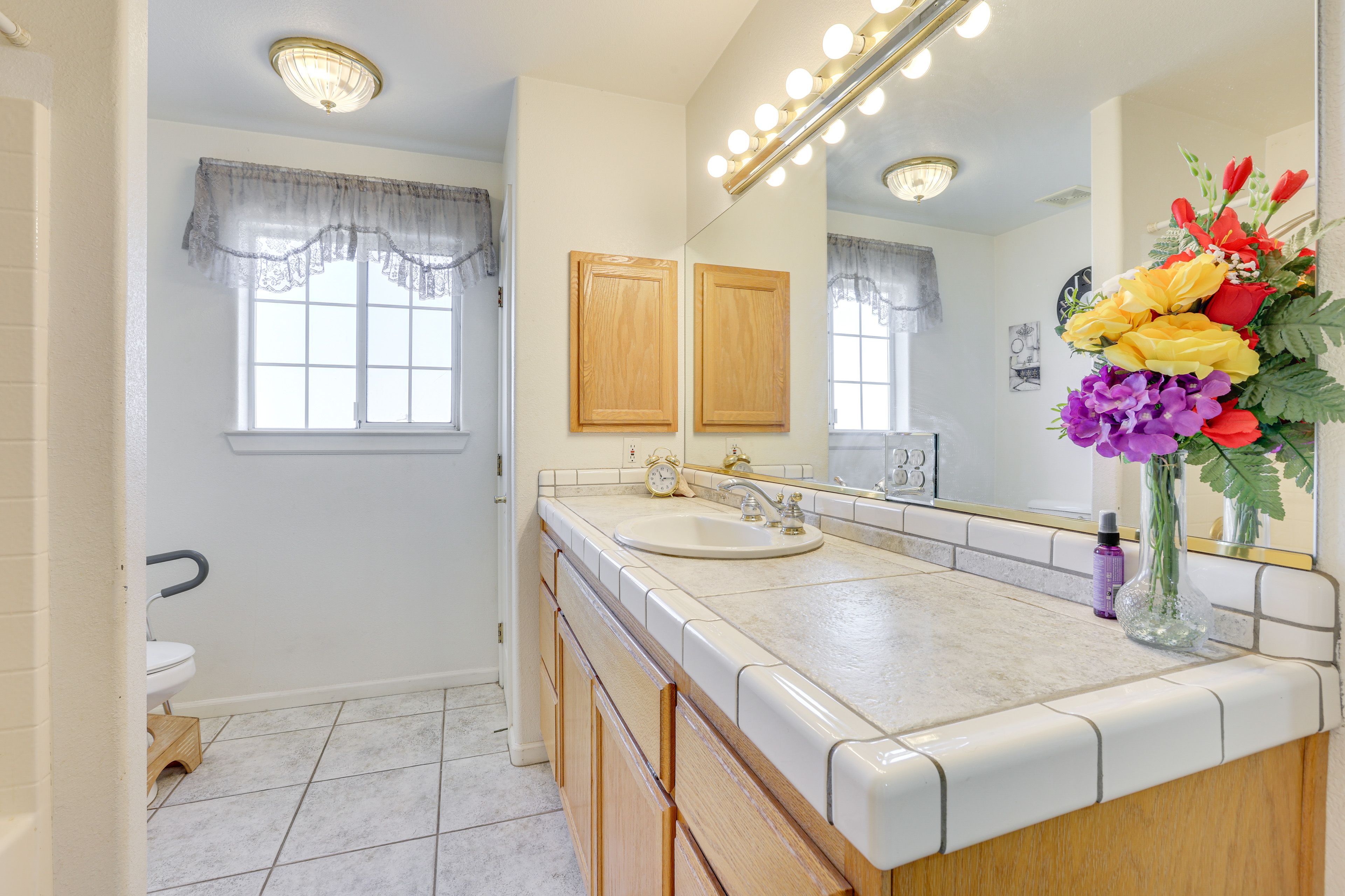 Full Bathroom | Toilet & Shower w/ Grab Rails