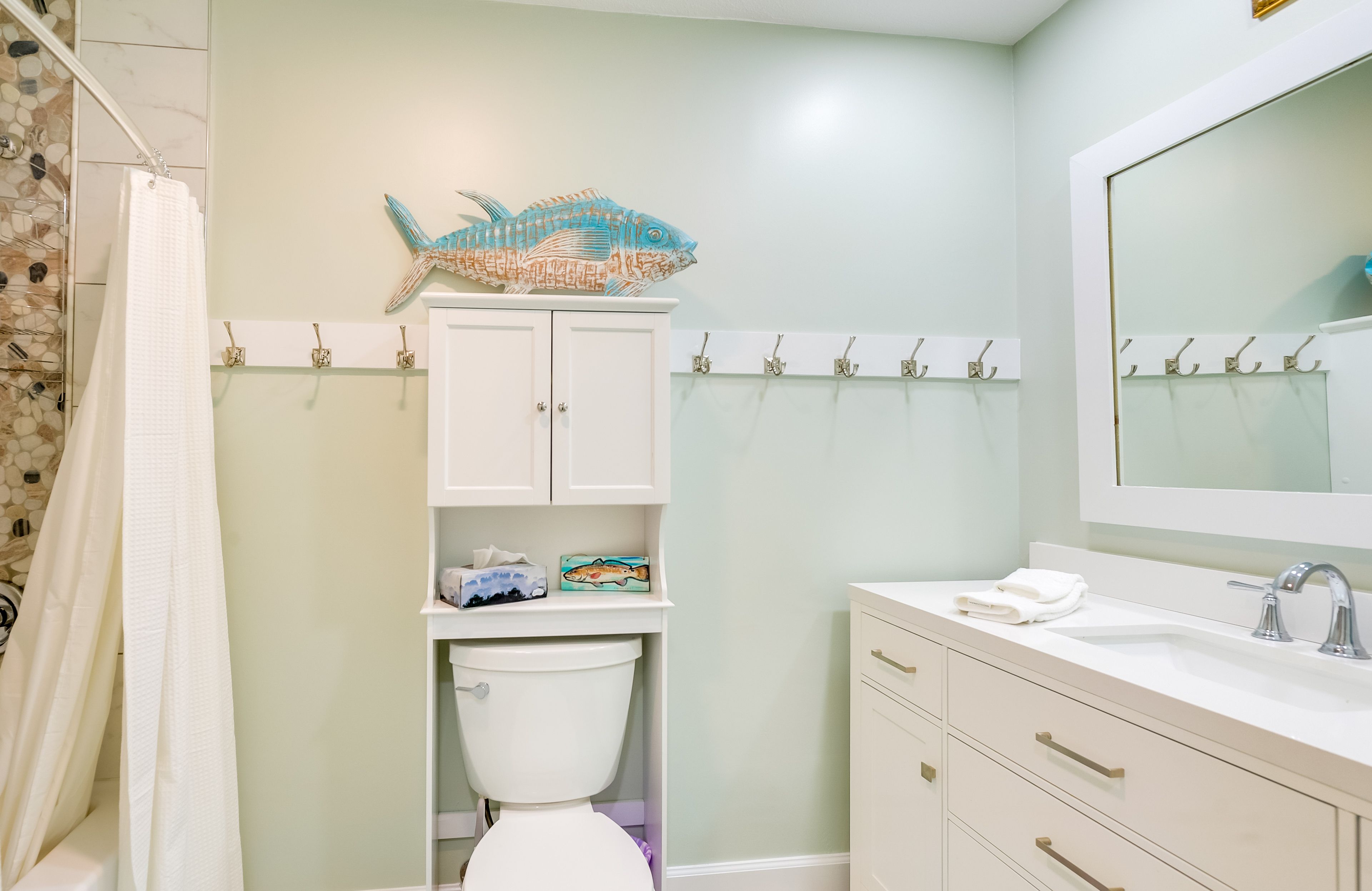 Full Bathroom | Towels Provided