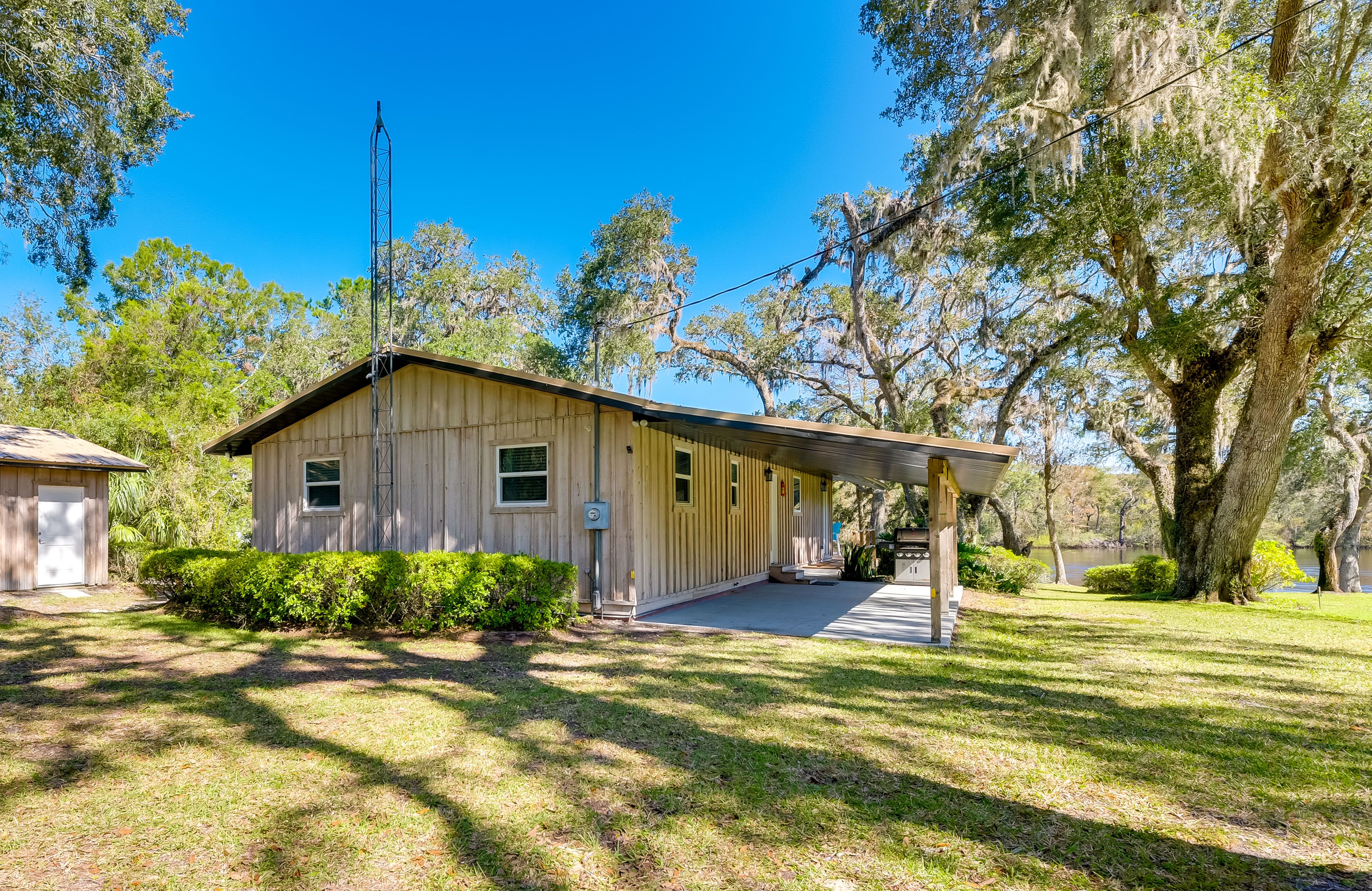 Parking | Driveway (4 Vehicles) | Covered (1 Vehicle) | RV/Trailer Parking