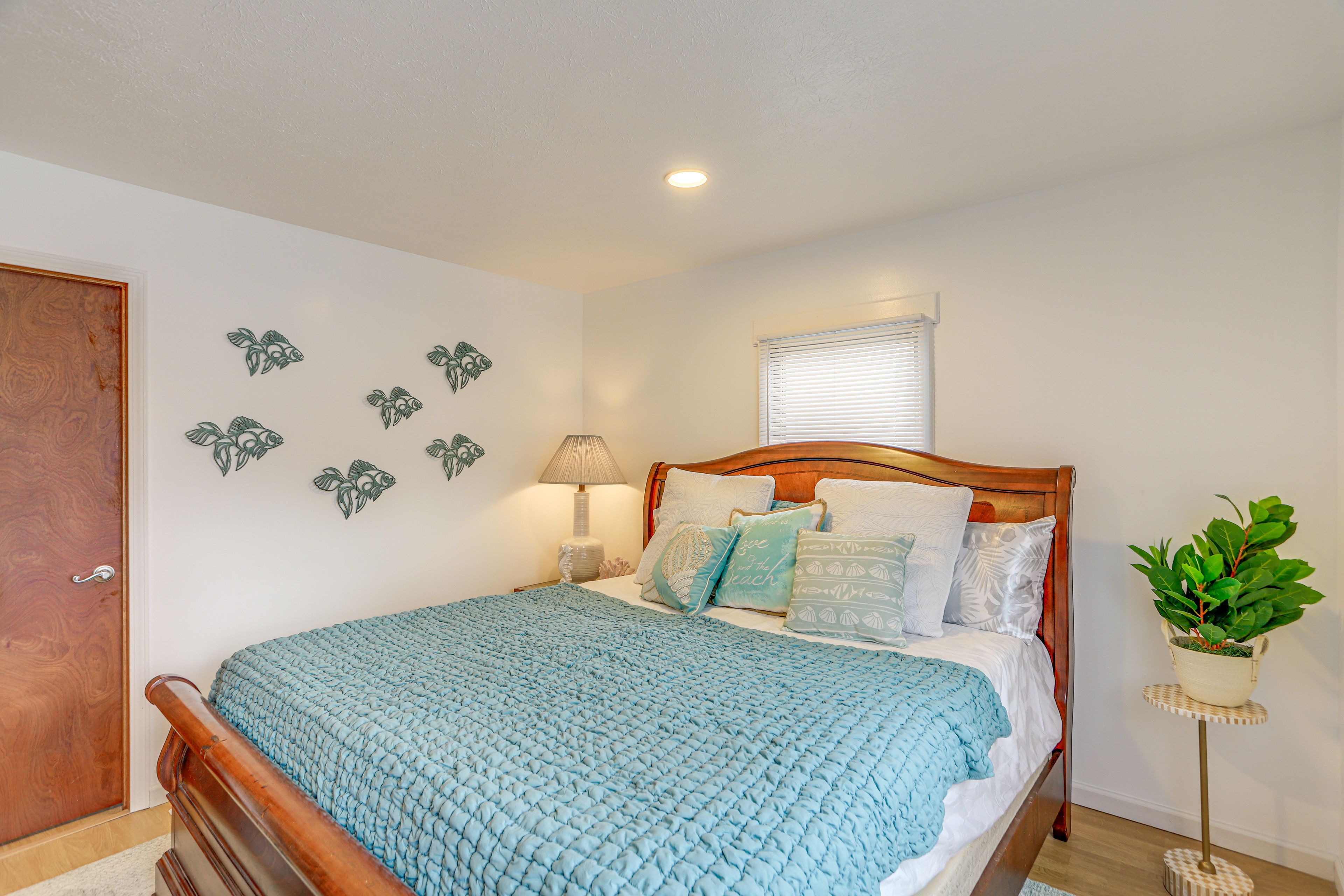 Bedroom 1 | 1st Floor | King Bed | Linens Provided | Smart TV