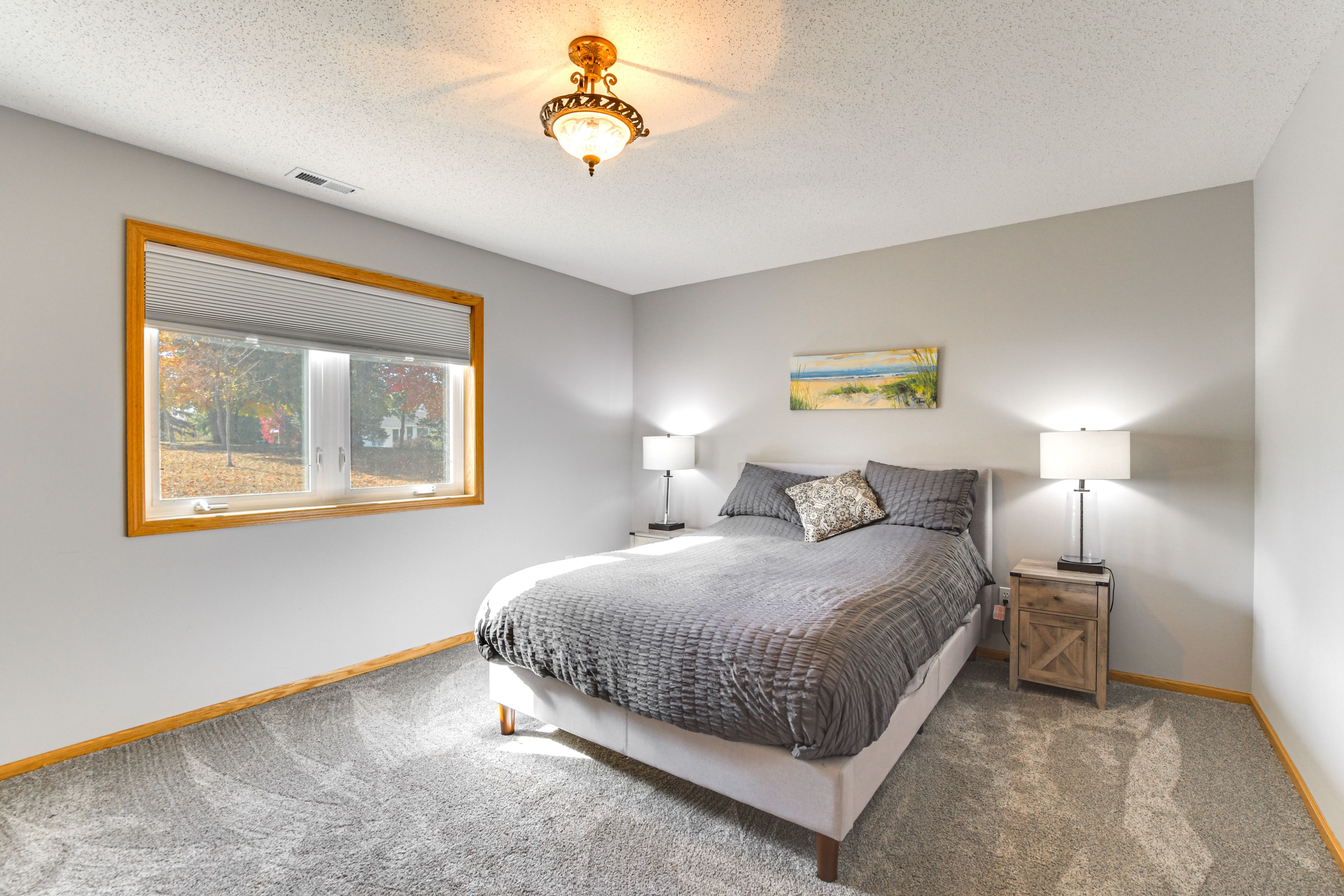 Bedroom 1 | Queen Bed | 1st Floor