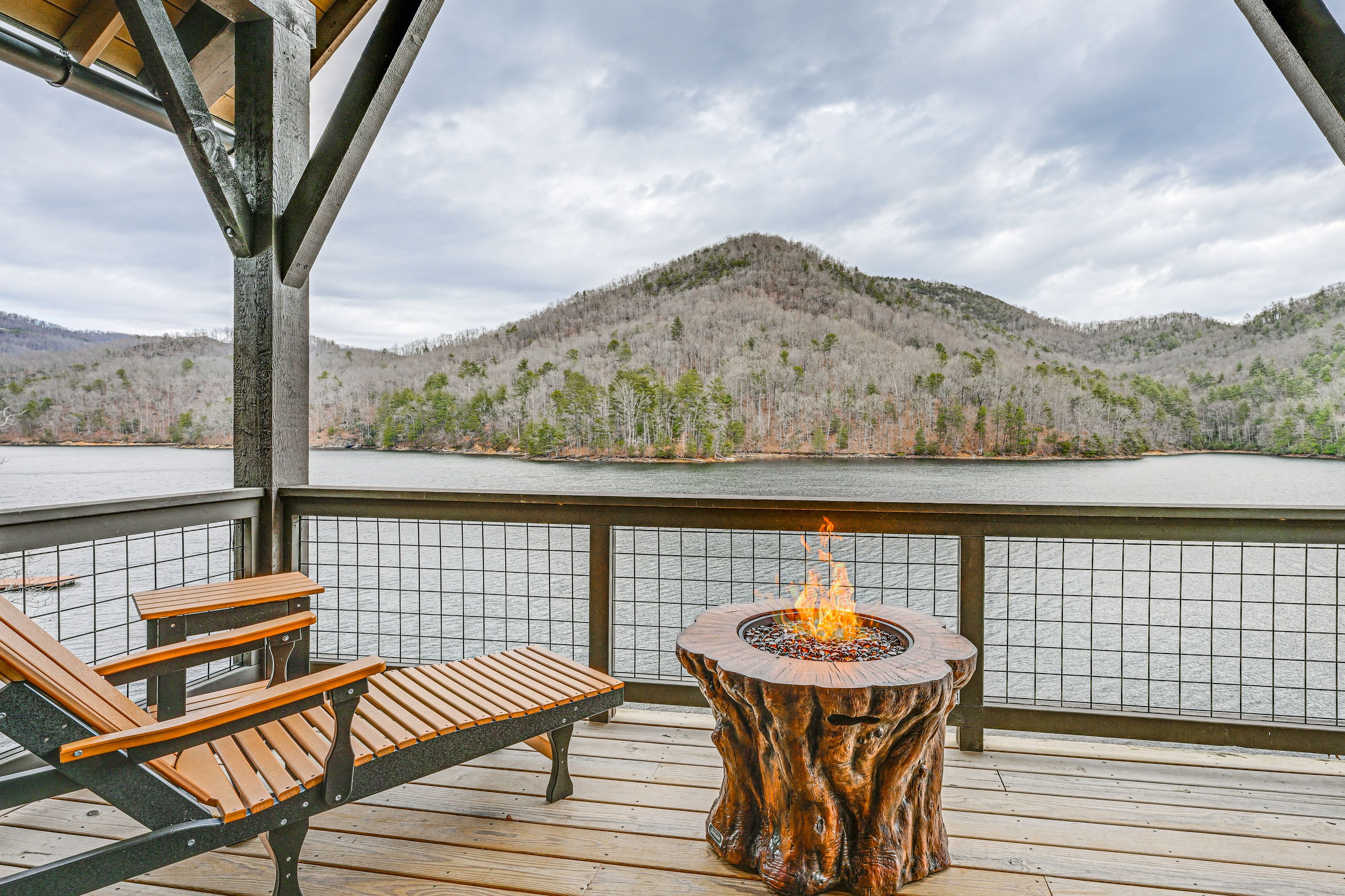 Tuckasegee Vacation Rental | 3BR | 3.5BA | 4 Steps to Enter | 1,660 Sq Ft