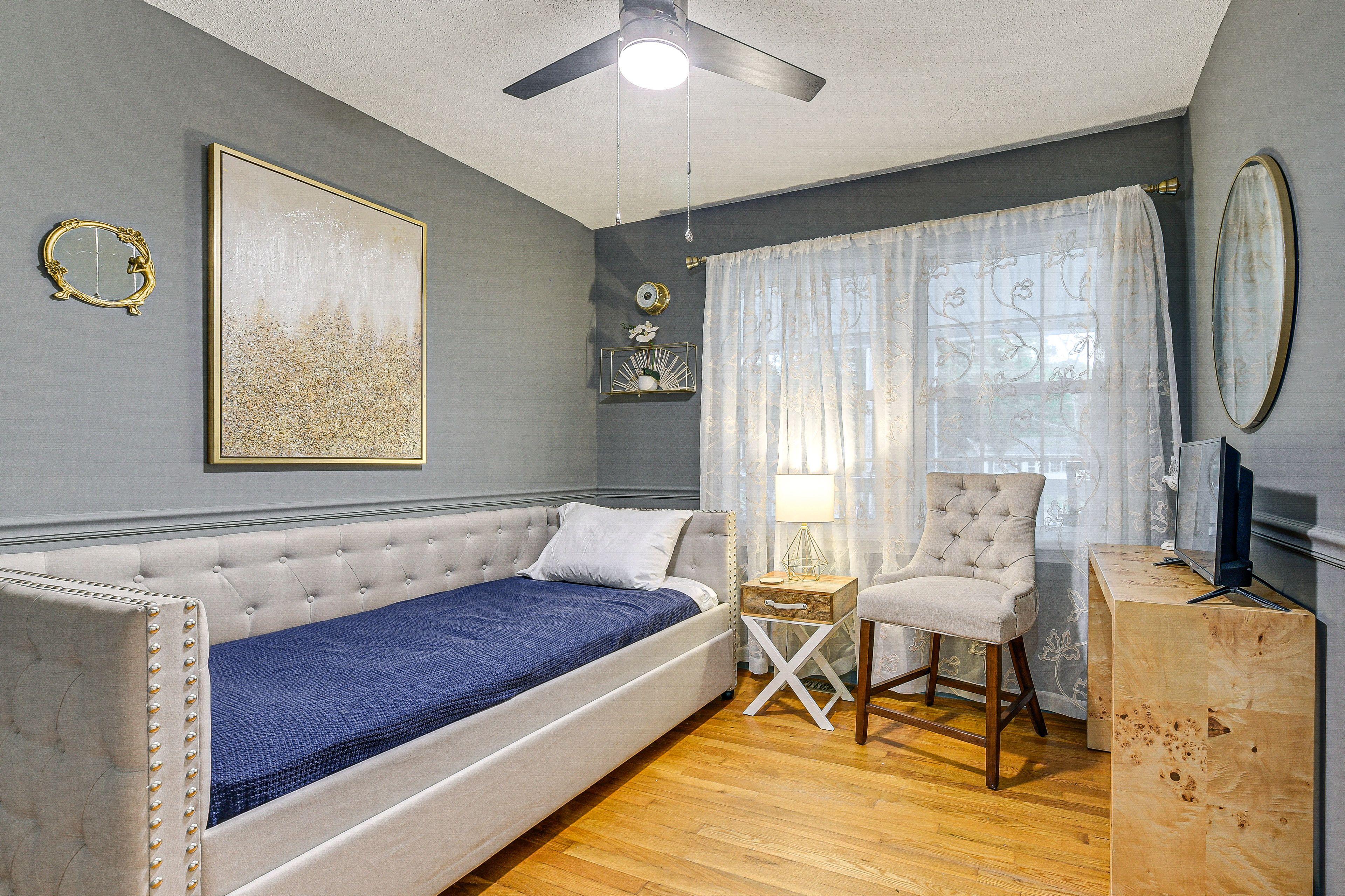 Bedroom 3 | Twin Daybed | Smart TV