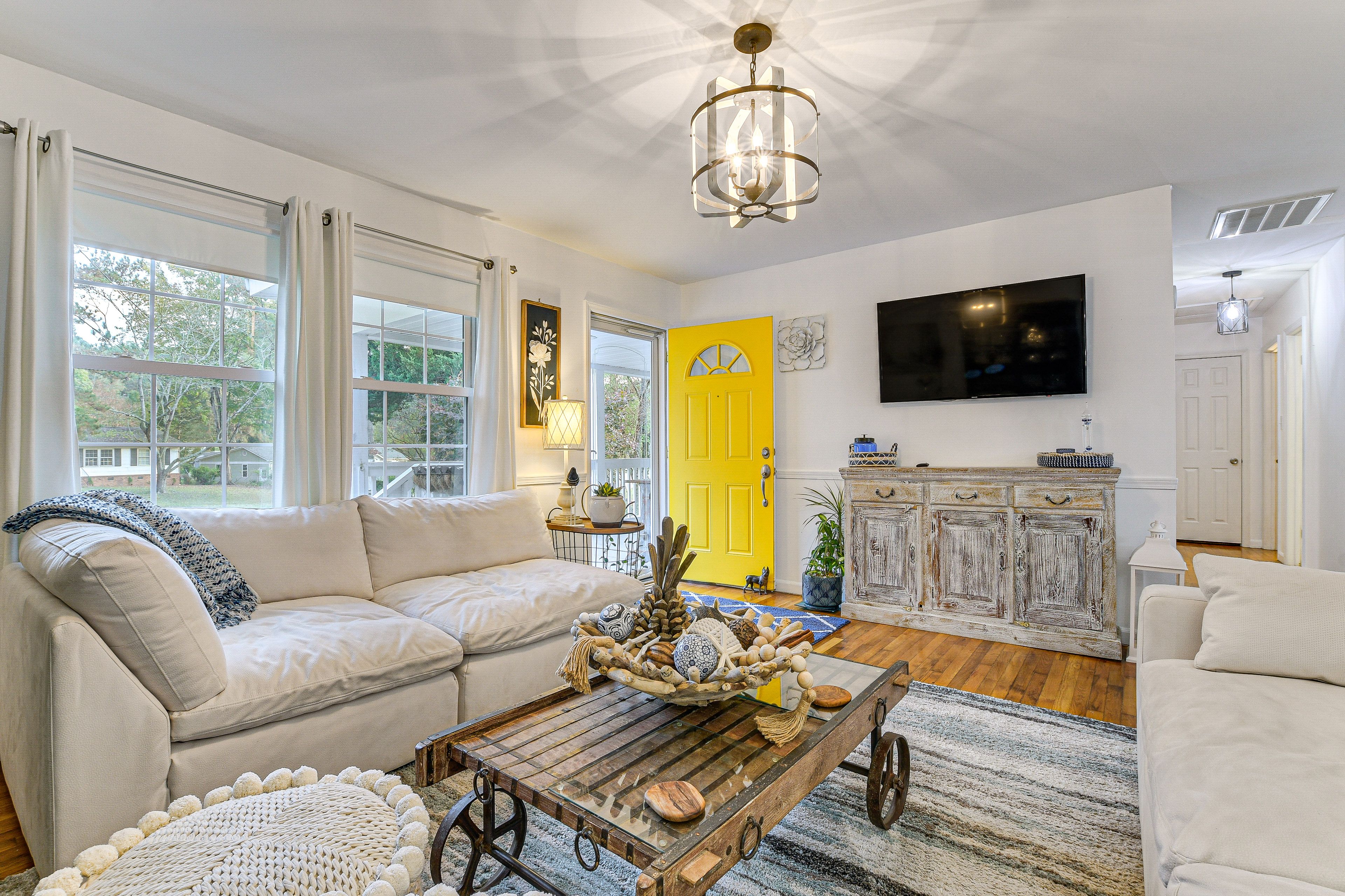 Living Room | Free WiFi | Single-Story Home