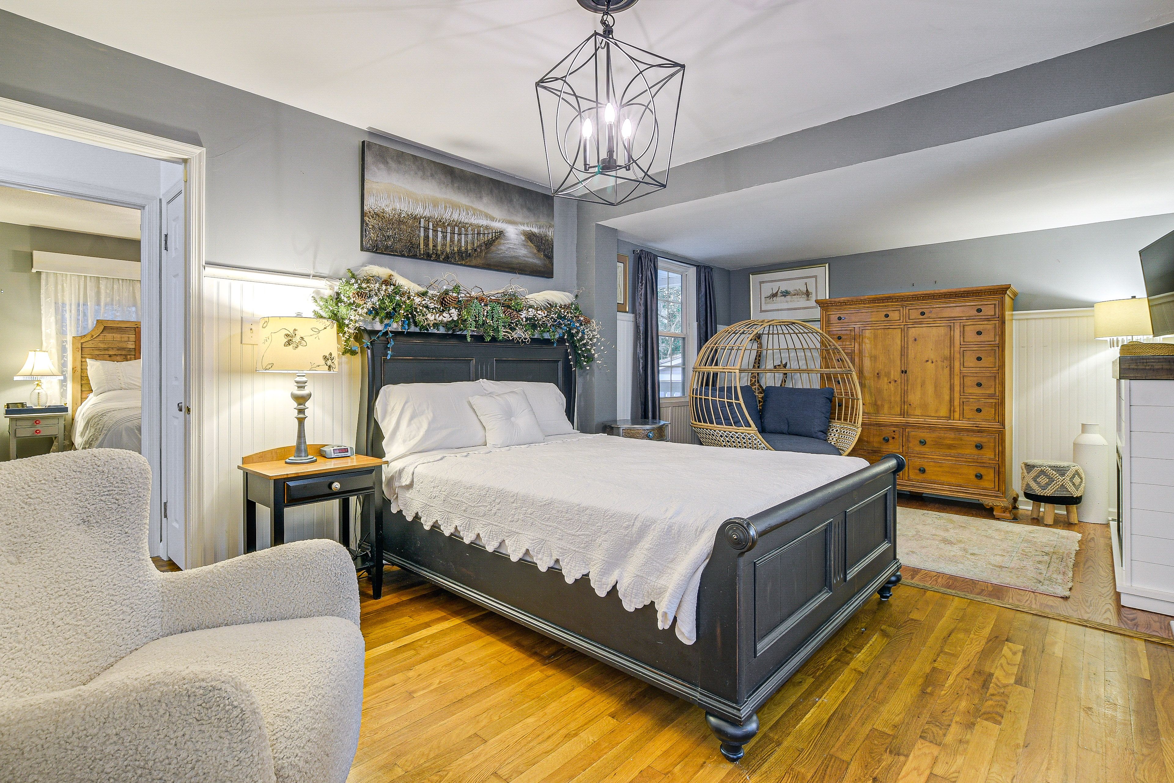 Bedroom 1 | Queen Bed | Fireplace | Smart TV | En-Suite Bathroom