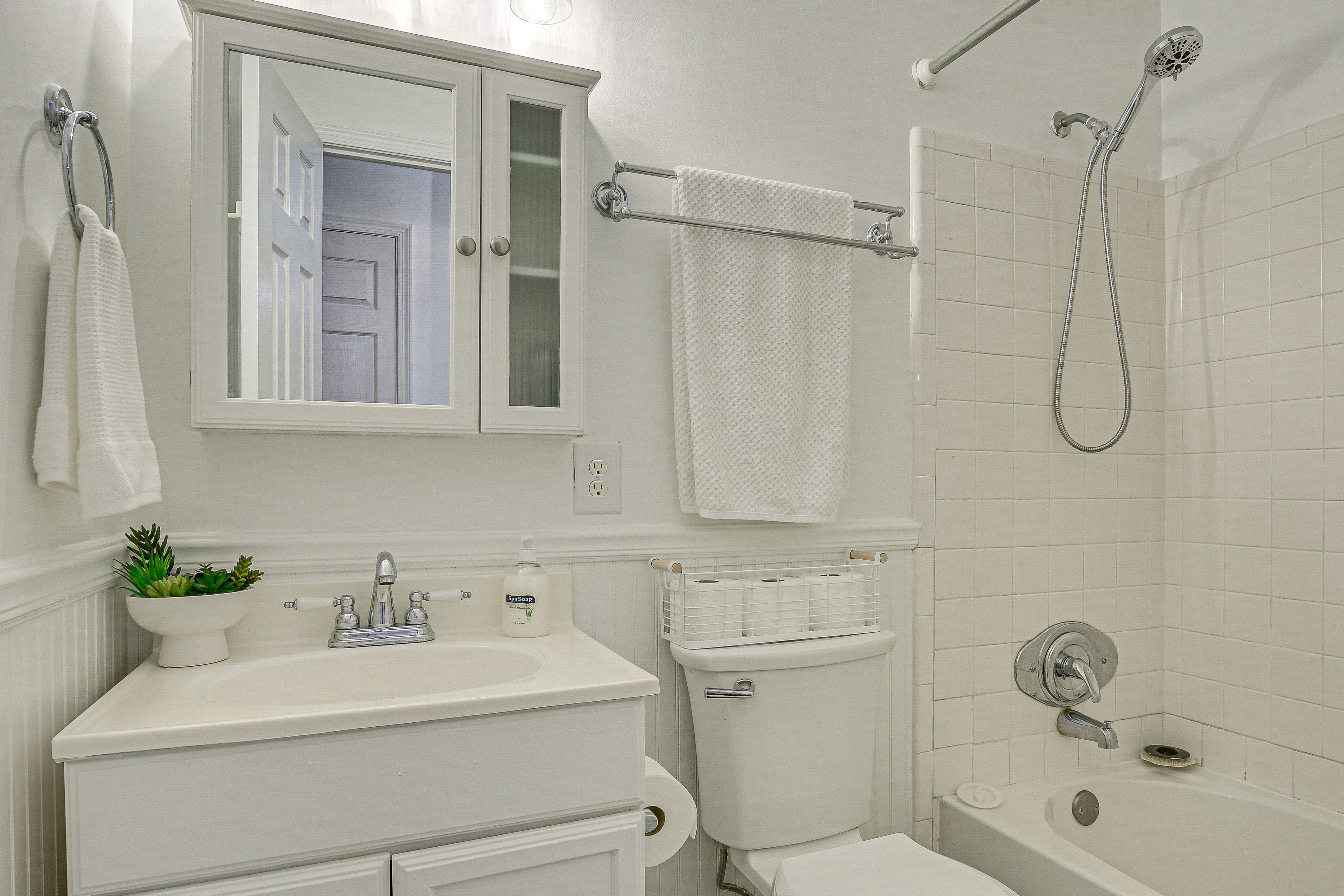 Full Bathroom