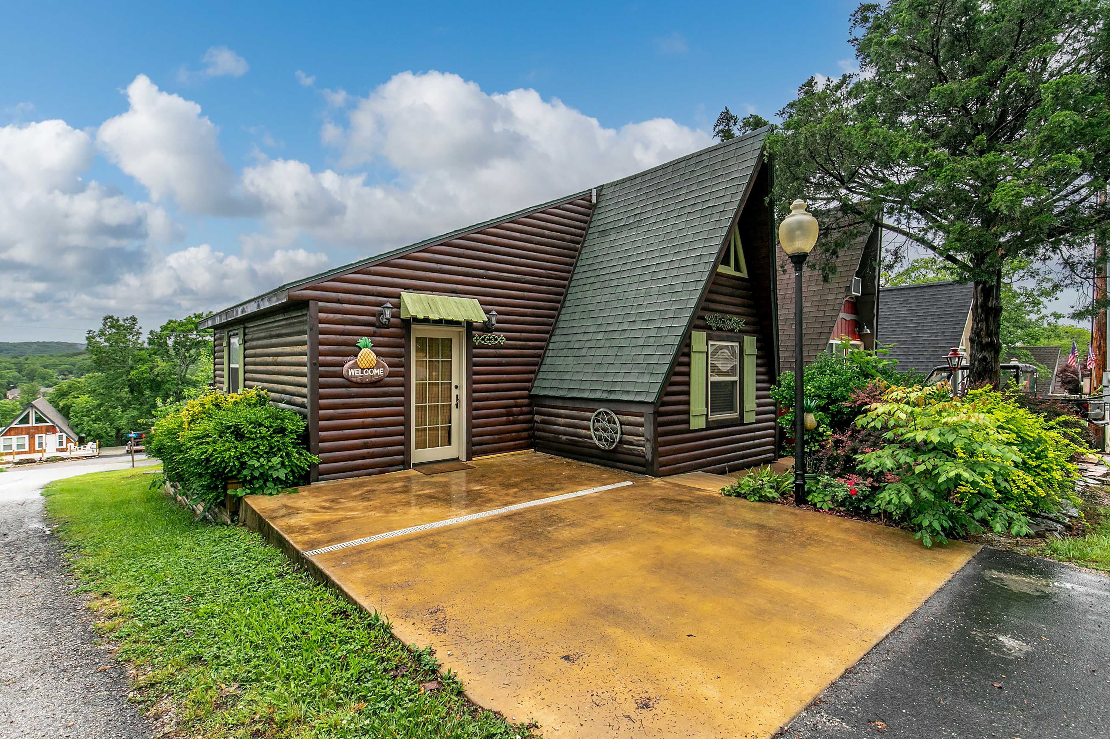 Lampe Vacation Rental | 2BR | 1BA | 800 Sq Ft | Step-Free Entry