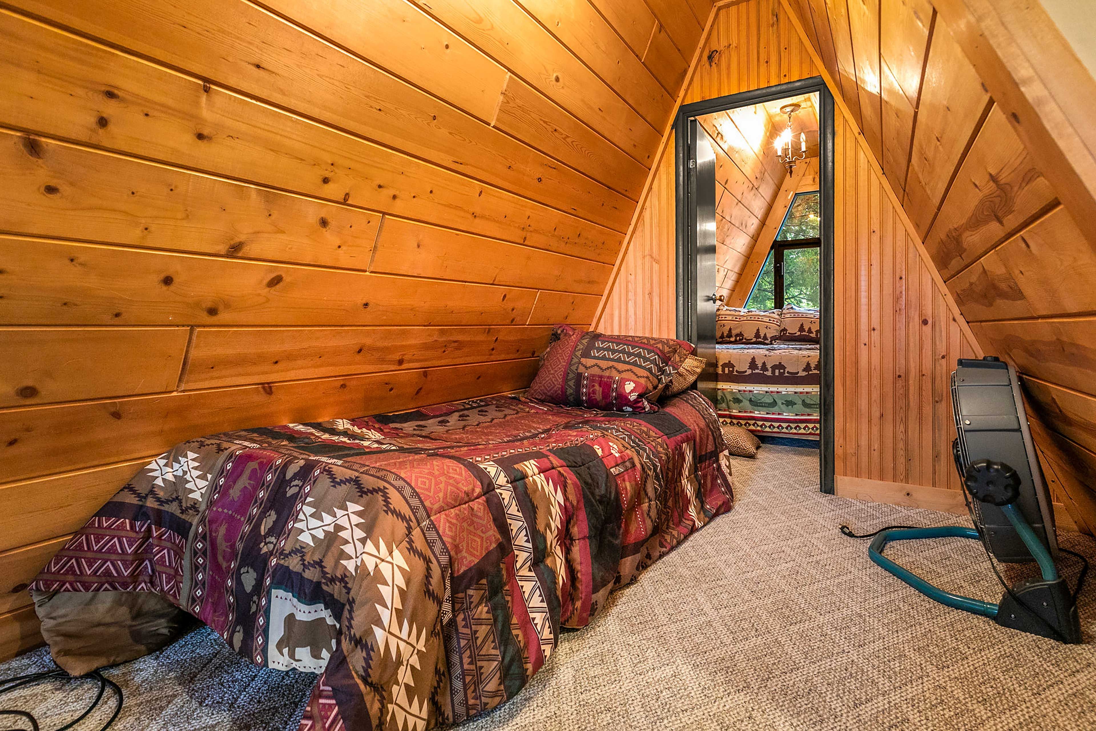 Loft | Twin Bed | 2nd Floor