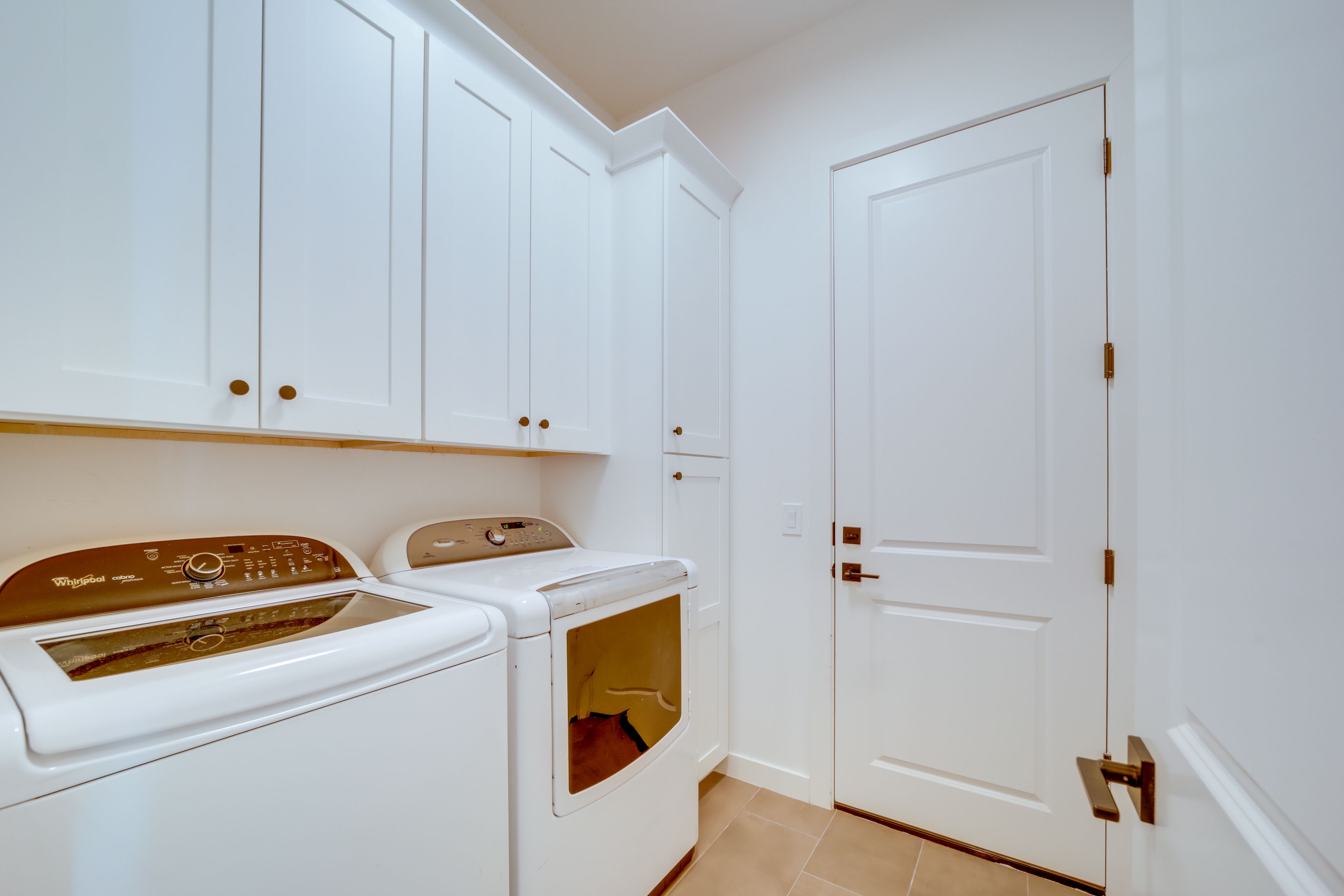 Laundry Room | Washer & Dryer