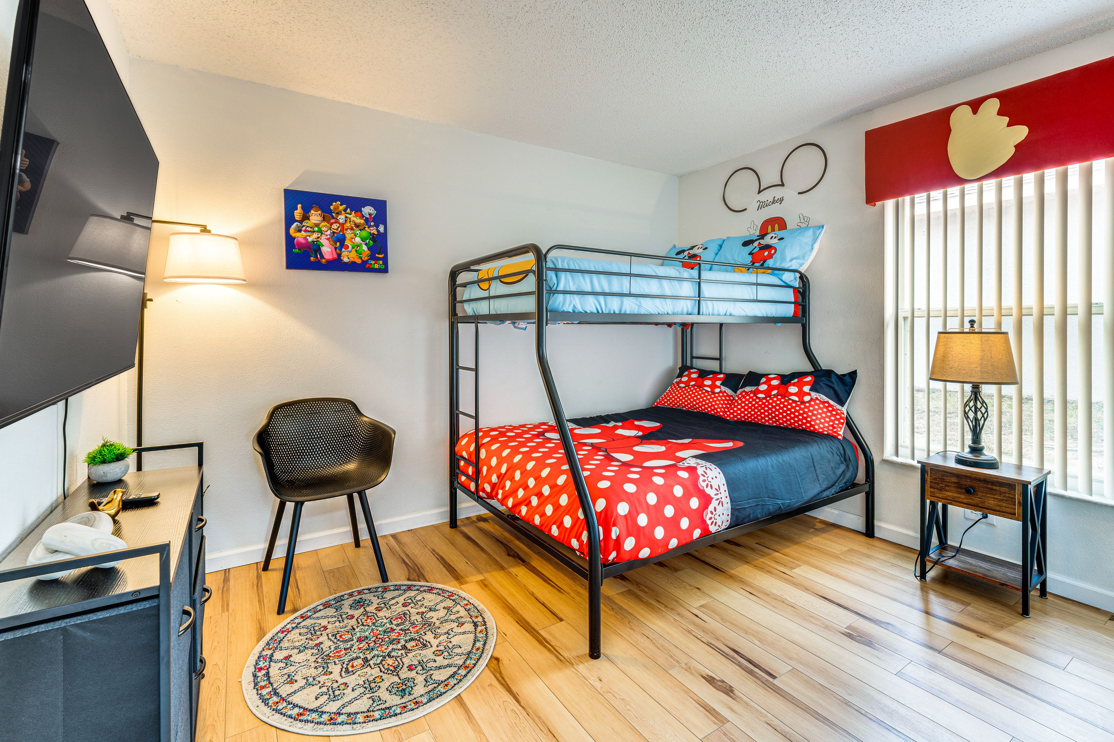 Bedroom 4 | Twin/Full Bunk Bed