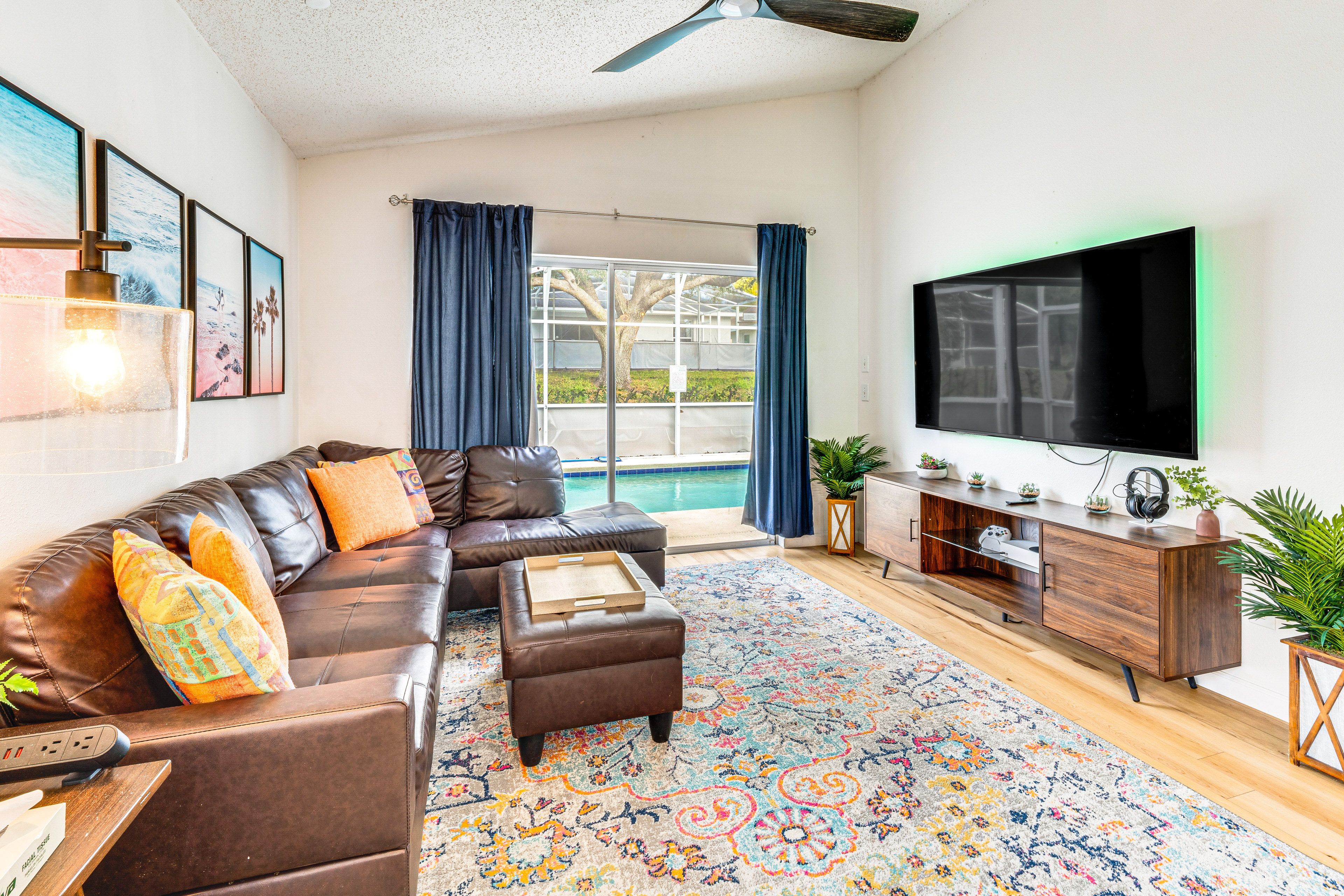 Living Room | Smart TV | Central Heating & A/C | Free WiFi