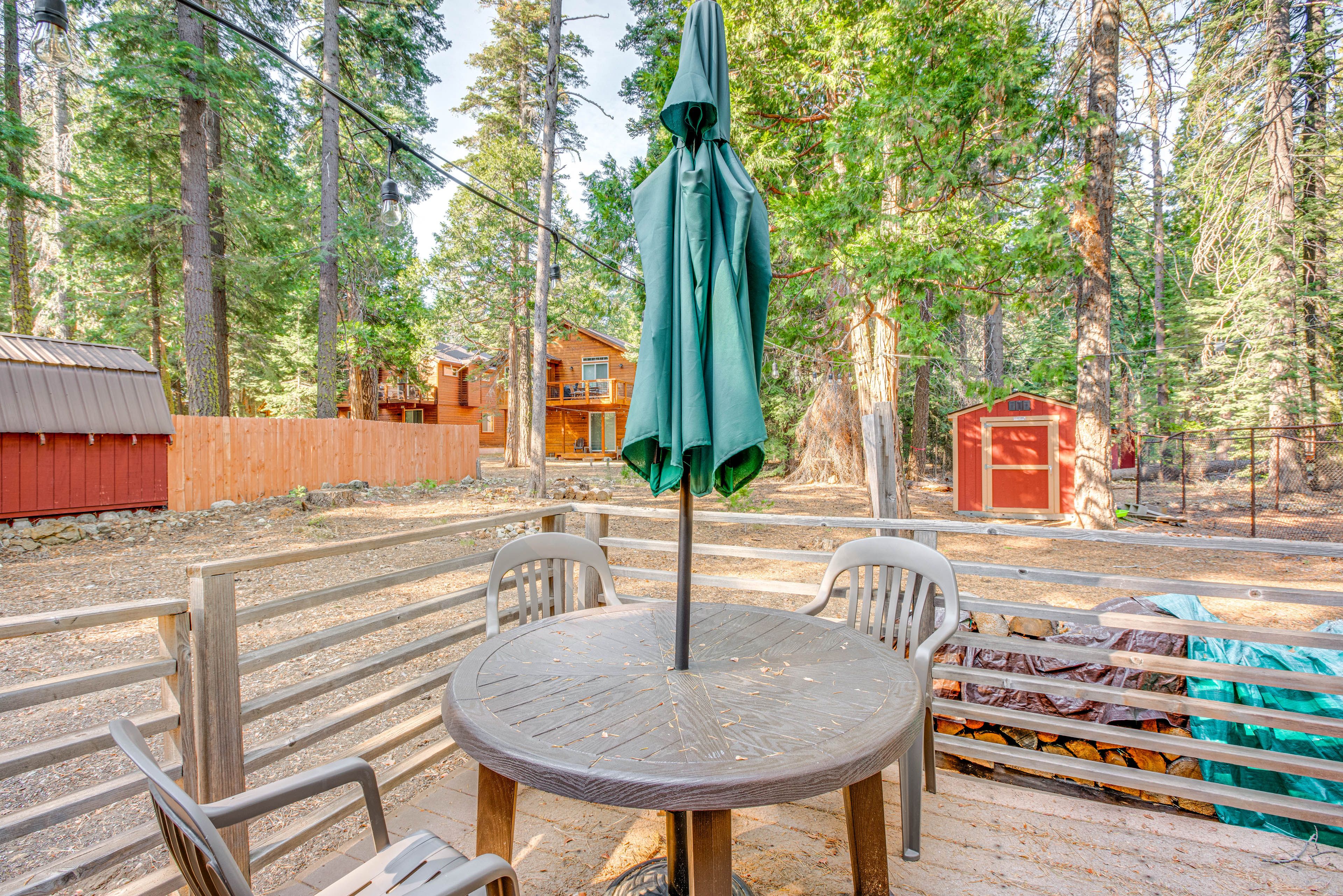 Private Deck | Outdoor Dining Area