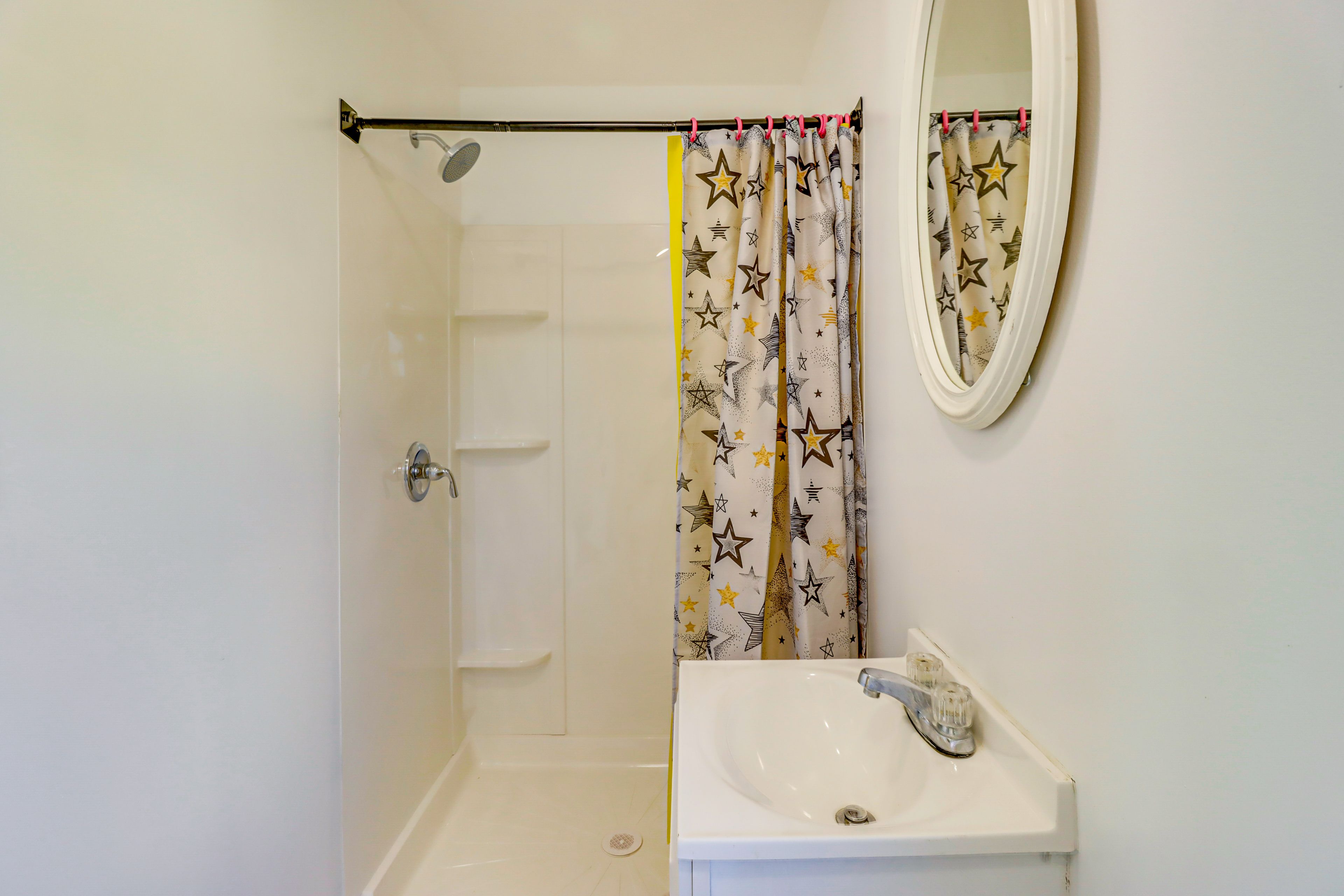 En-Suite Bathroom | 1st Floor