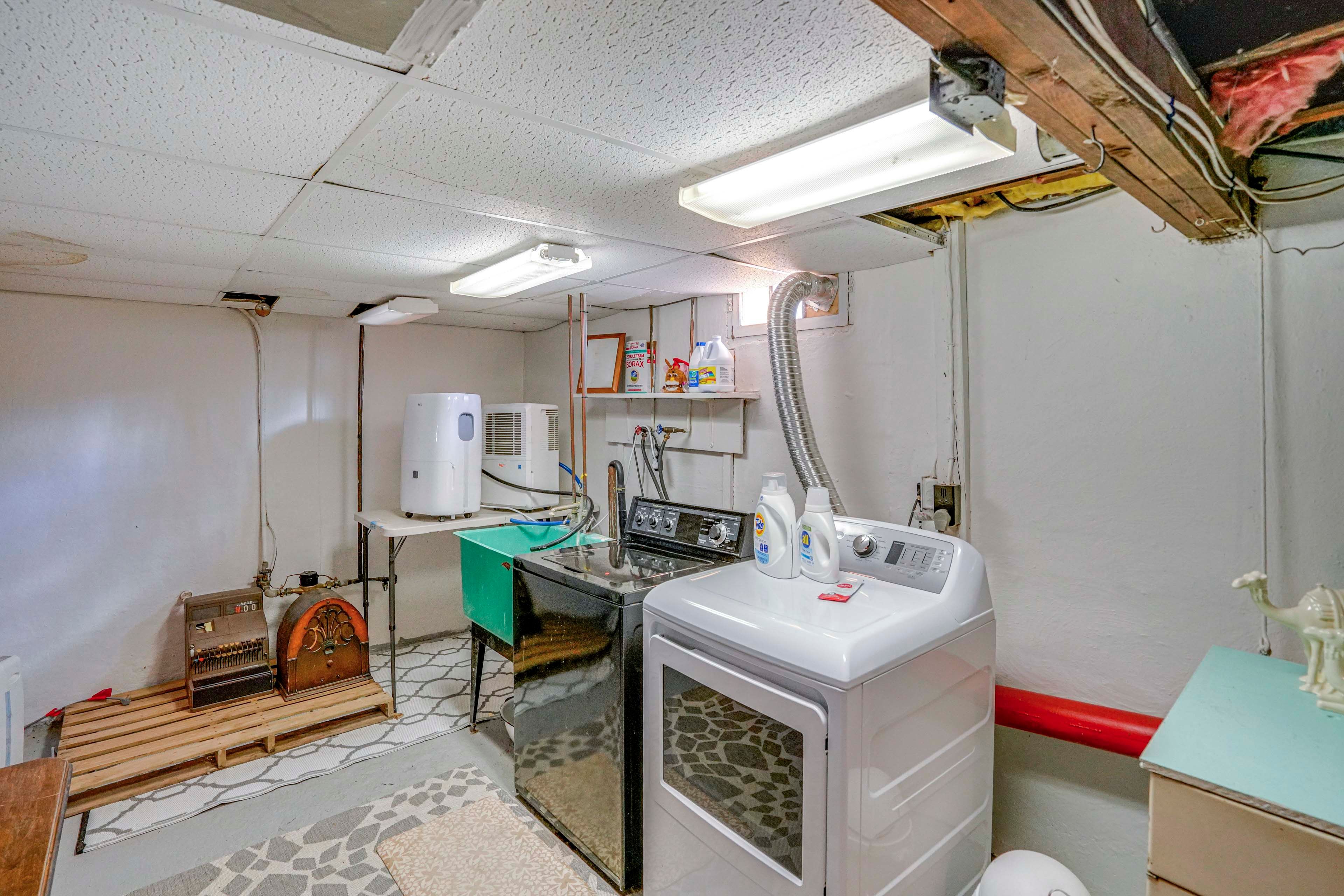 Laundry Room | Washer & Dryer | Lower Level