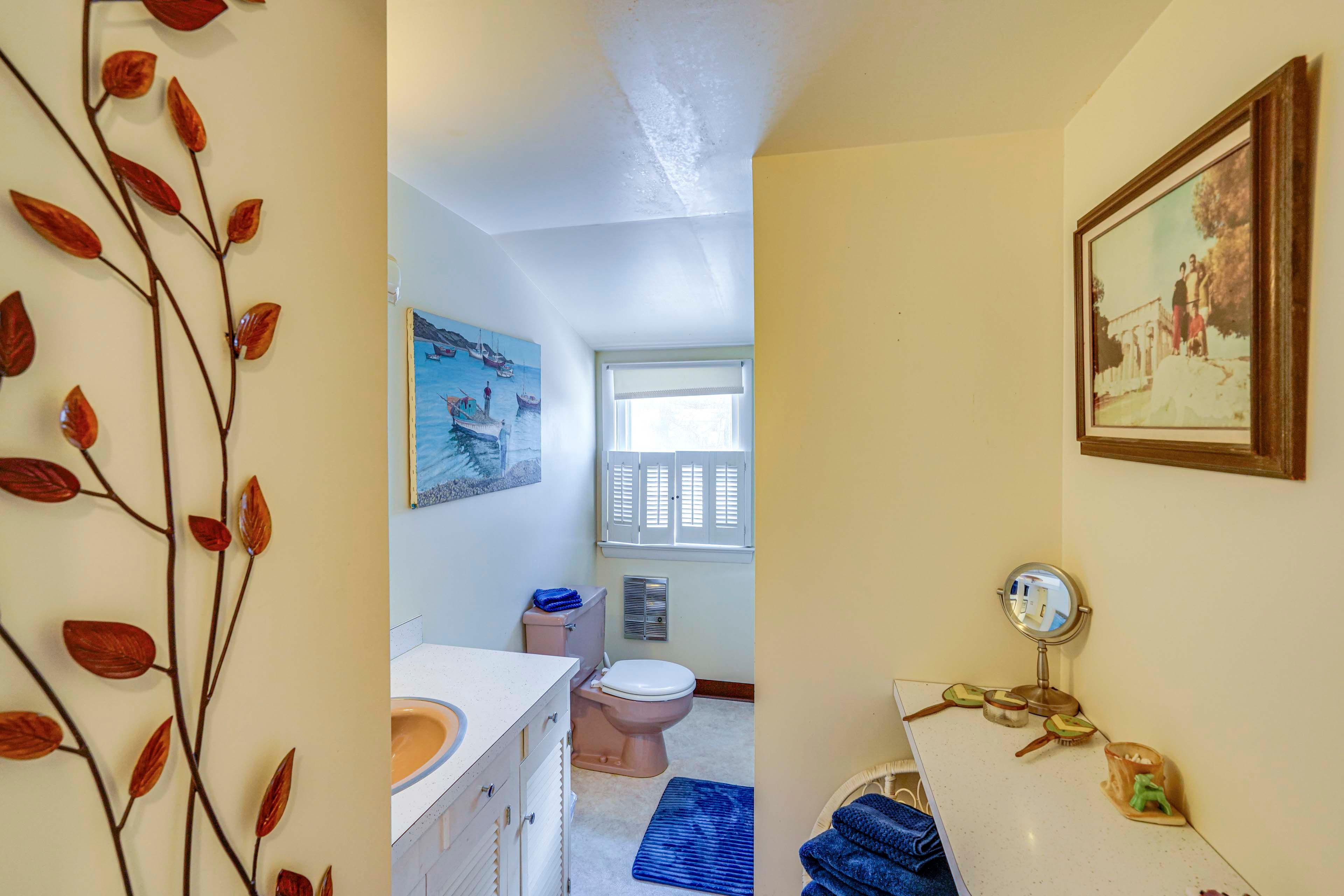 Full Bathroom | Upper Level