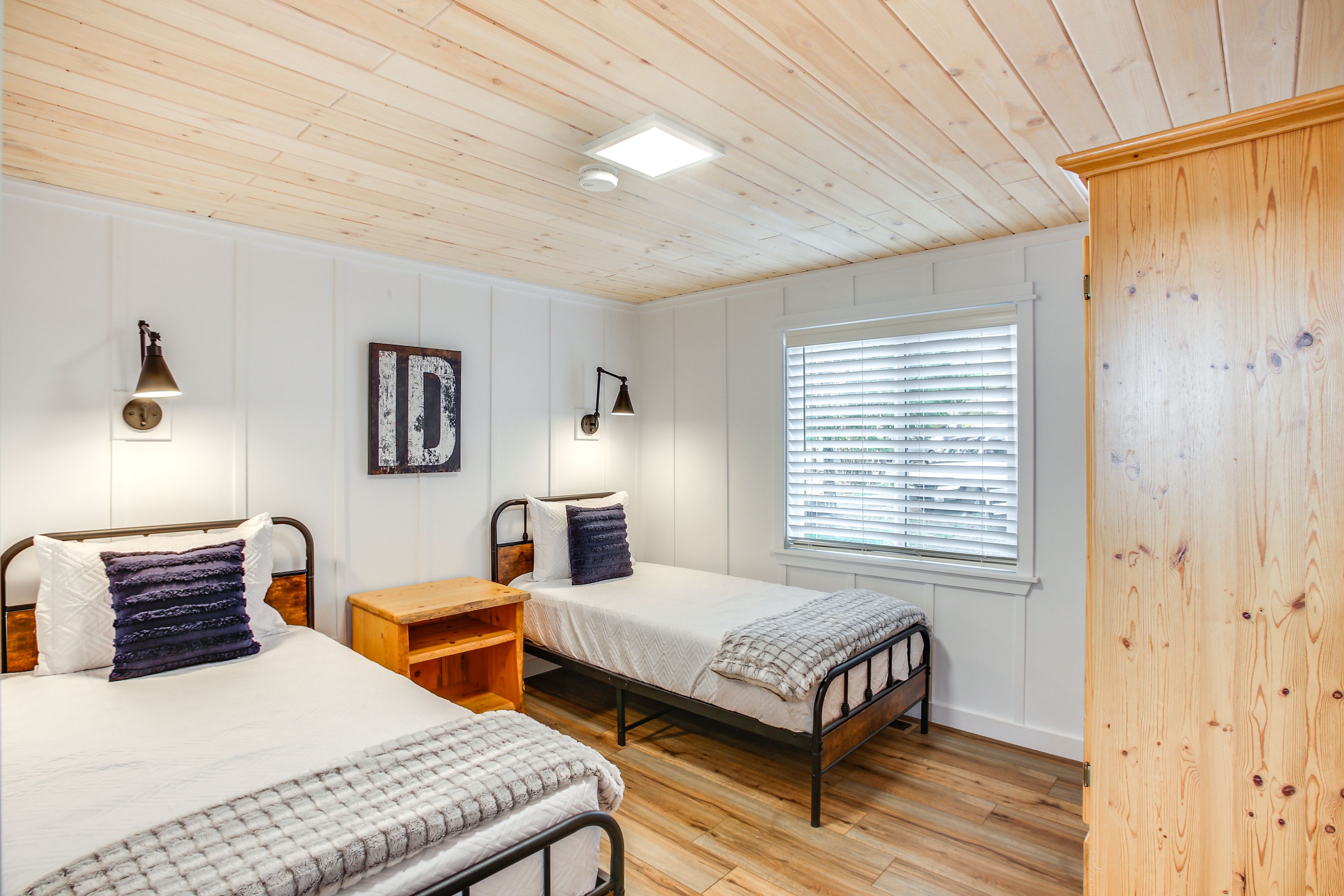 Bedroom 2 | Main Level | 2 Twin Beds