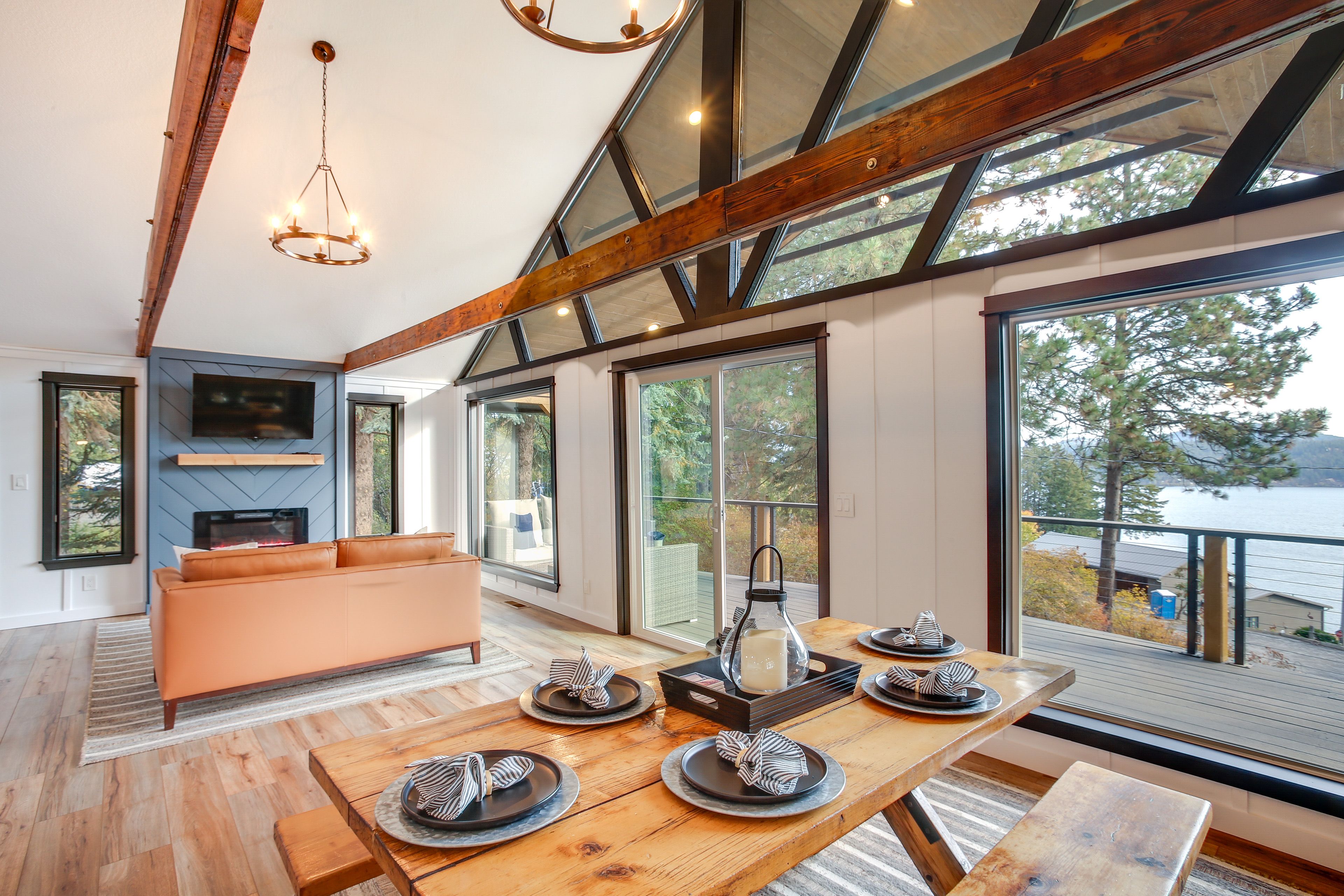 Dining Area | Main Level | Dishware & Flatware Provided