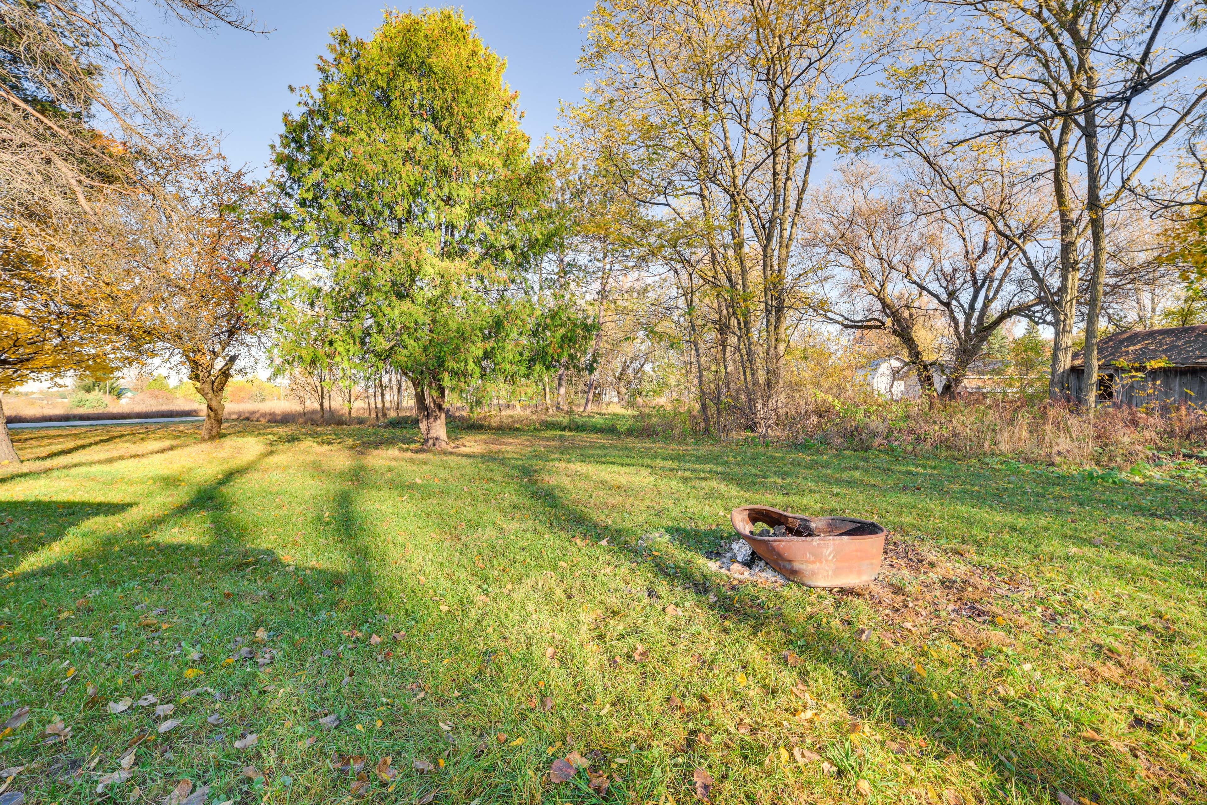 Private Yard | Fire Pit