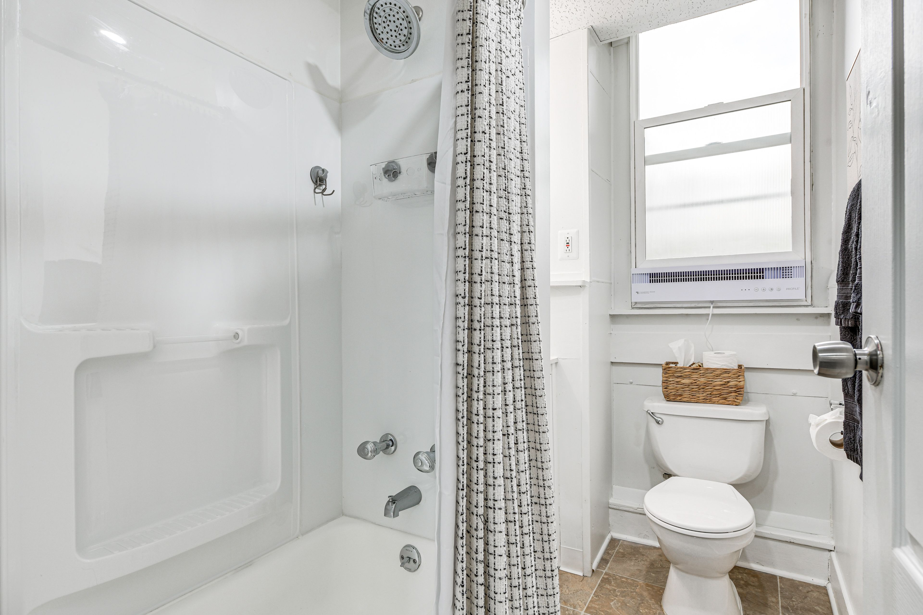 Full Bathroom | Window A/C Unit | Towels Provided