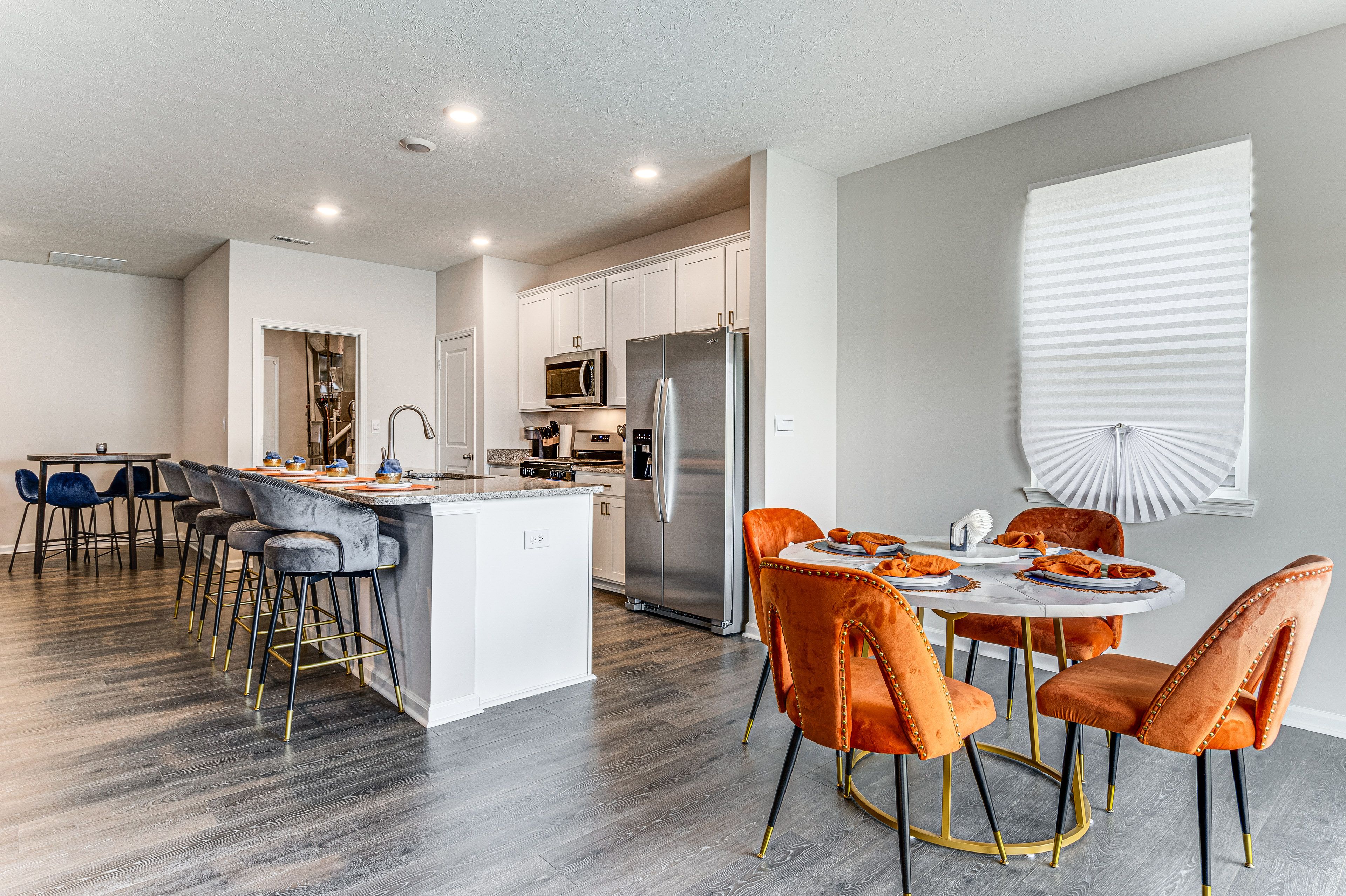 Dining Area | Dishware & Flatware Provided